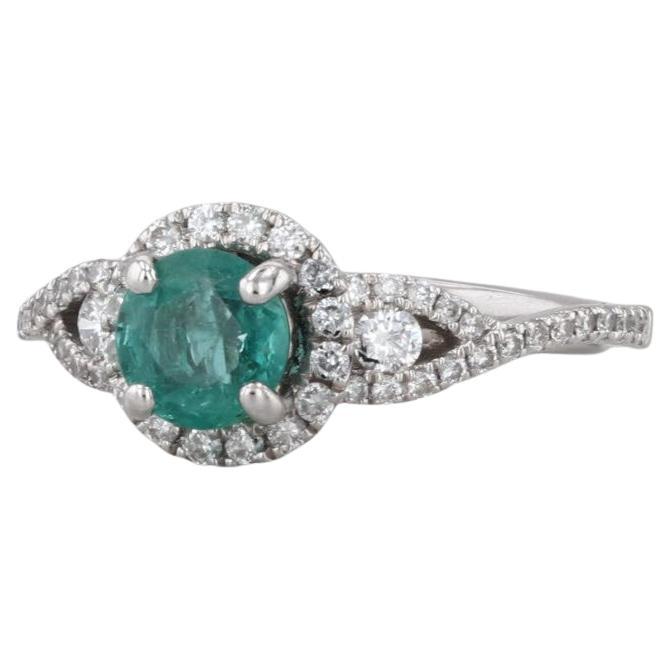 Anello aureolato con diamante smeraldo S Kashi da 0,63ctw in oro bianco 14k misura 3,5 Fidanzamento in vendita