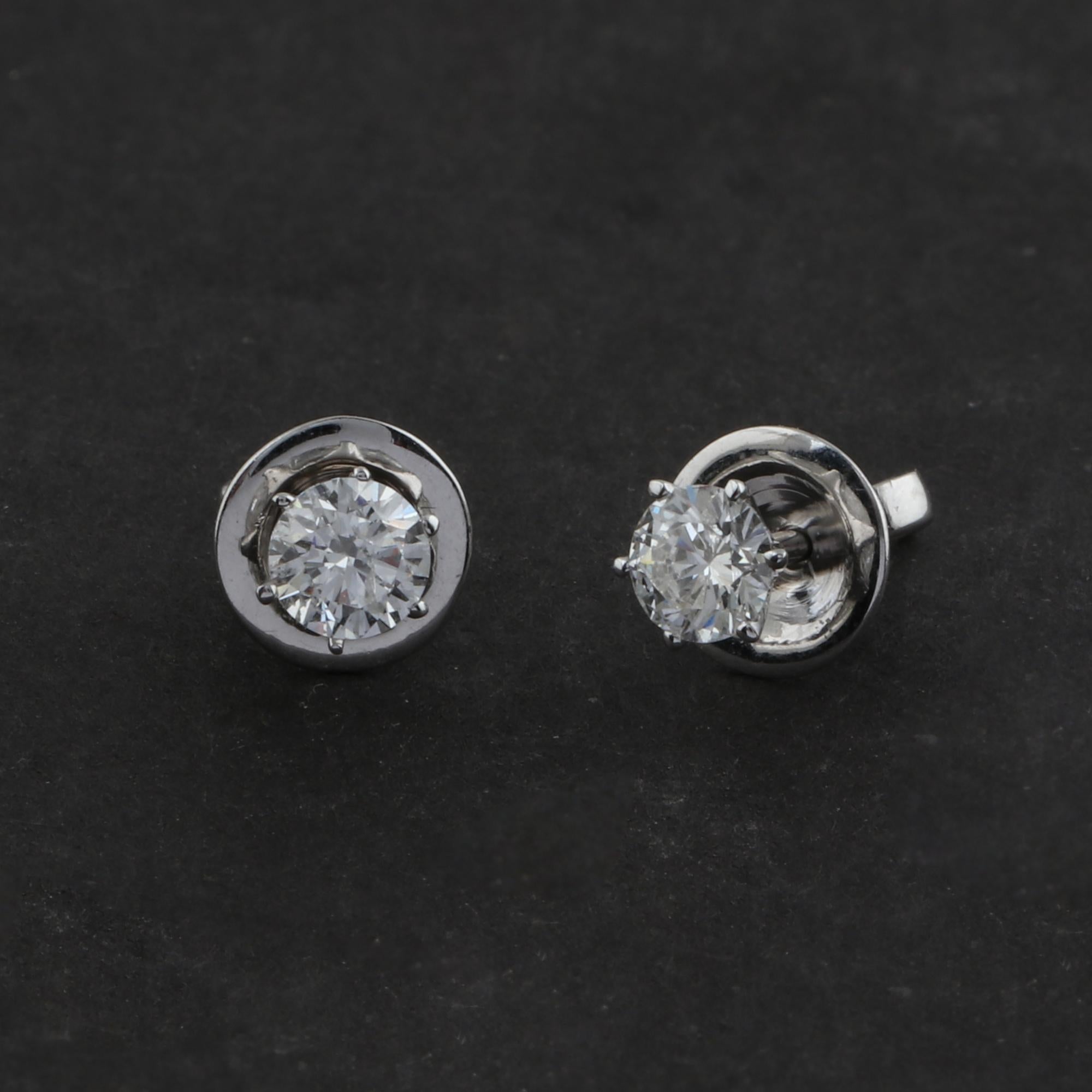 Artikel-Code :- SEE-1045
Bruttogewicht :- 1.60 gm
18k Weißgold Gewicht :- 1,47 gm
Gewicht des Diamanten :- 0.64 Ct. ( DURCHSCHNITTLICHE DIAMANT-REINHEIT SI1-SI2 & FARBE H-I )


✦ Größenbestimmung
.....................
Wir können die meisten Artikel