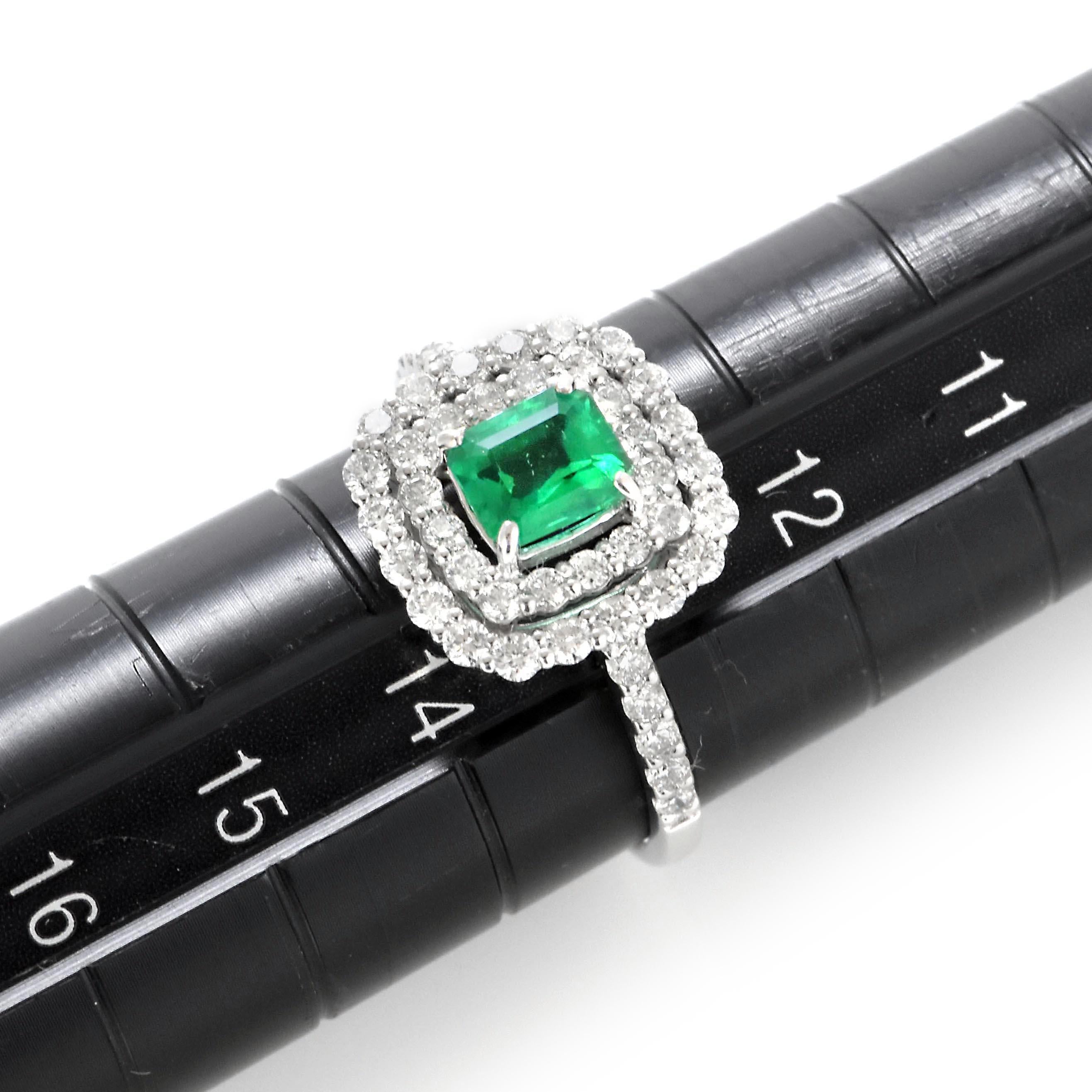 0.64 Karat natürlicher kolumbianischer Smaragd und Diamantring aus Platin im Angebot 4