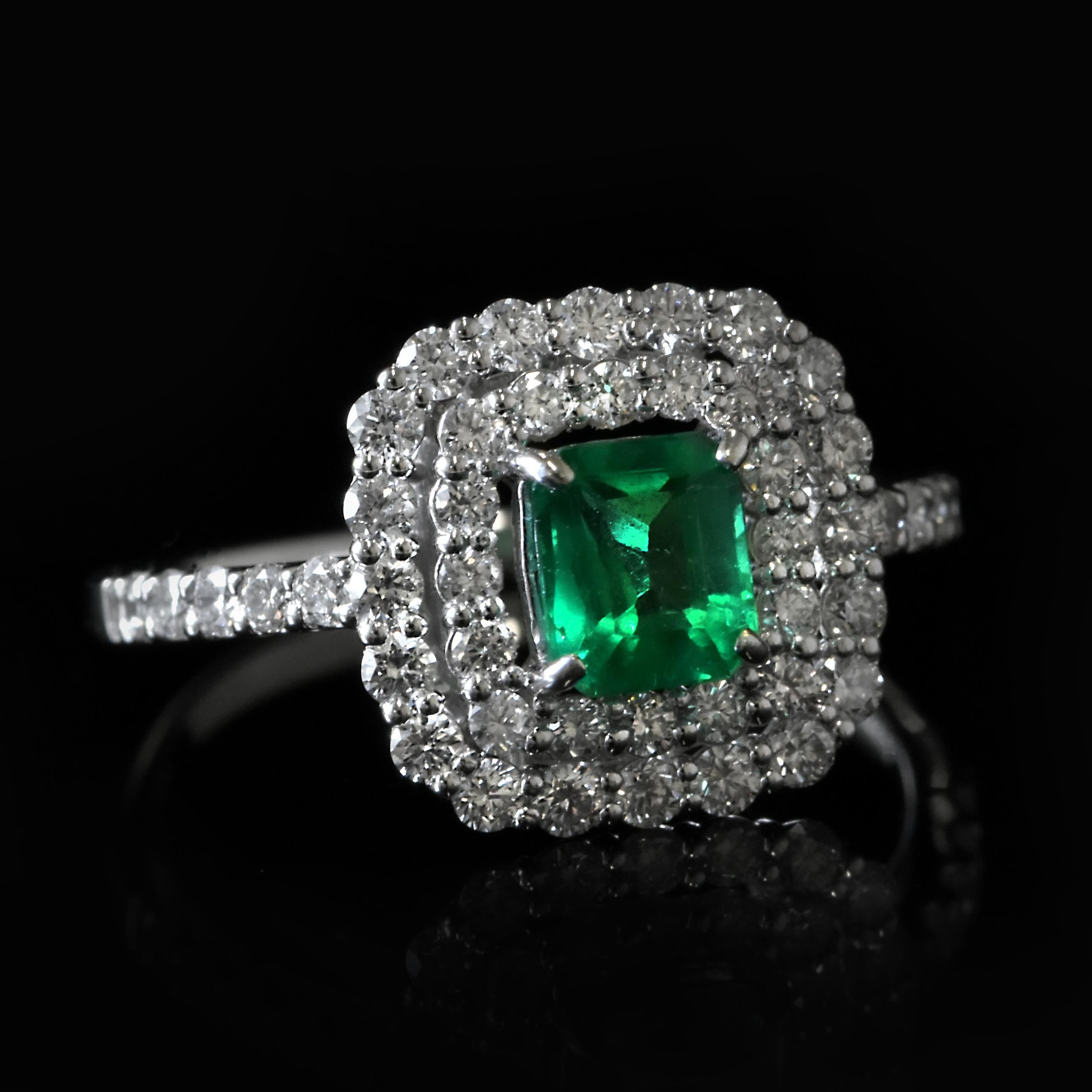 0.64 Karat natürlicher kolumbianischer Smaragd und Diamantring aus Platin im Angebot 6