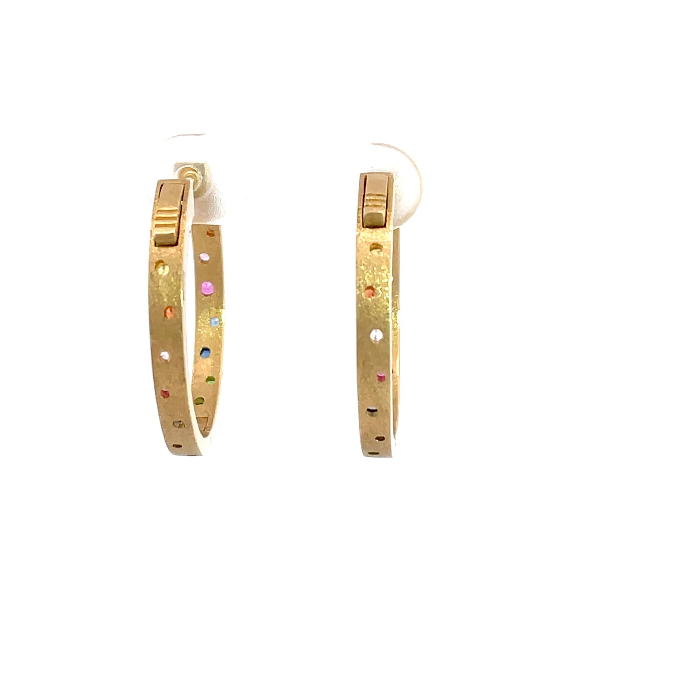 0.64 Carat Rainbow Sapphire and Tsavorite Flush Set Hoop Yellow Gold Earrings For Sale 1