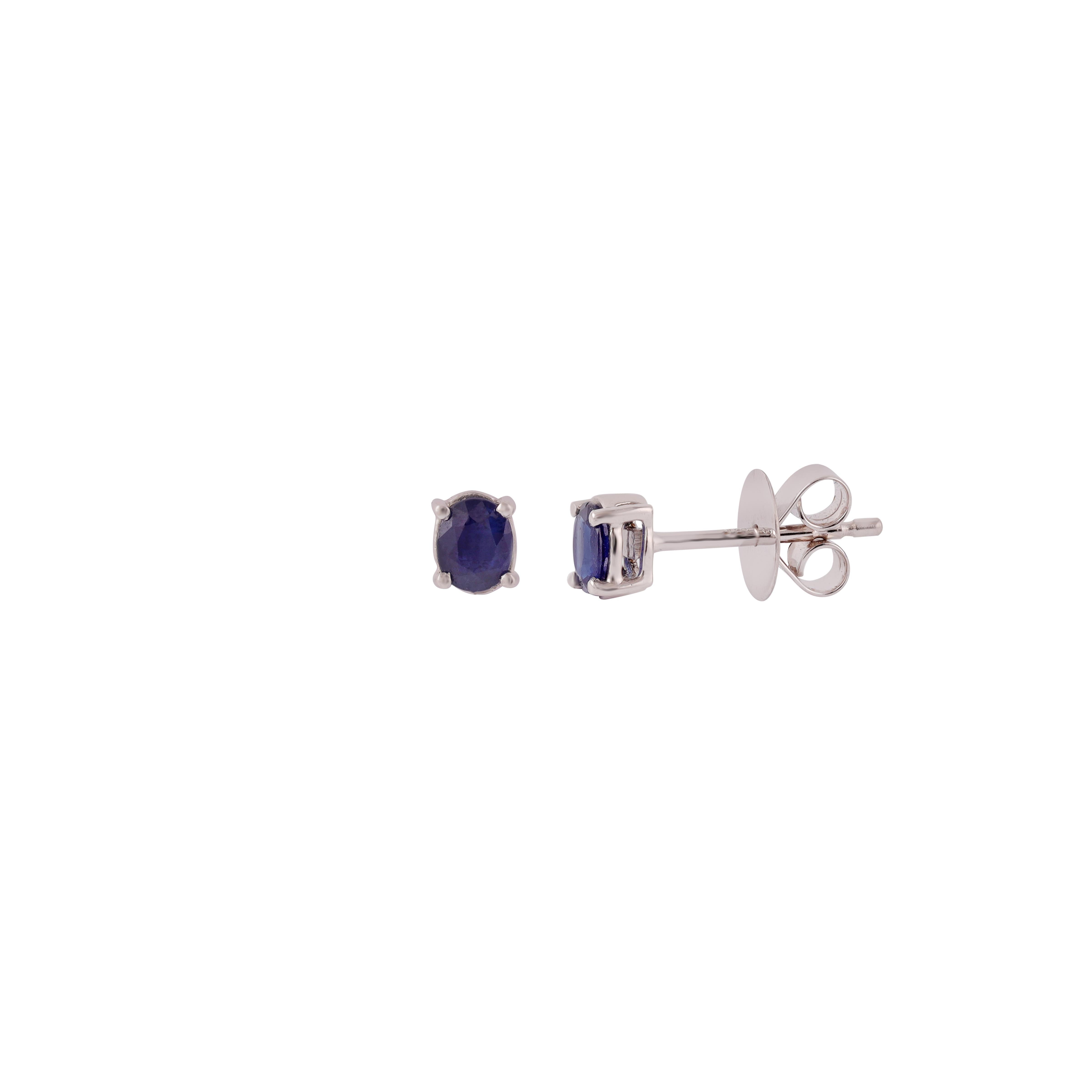 Contemporary 0.64 Carat Sapphire Stud Earrings in 18k White Gold For Sale
