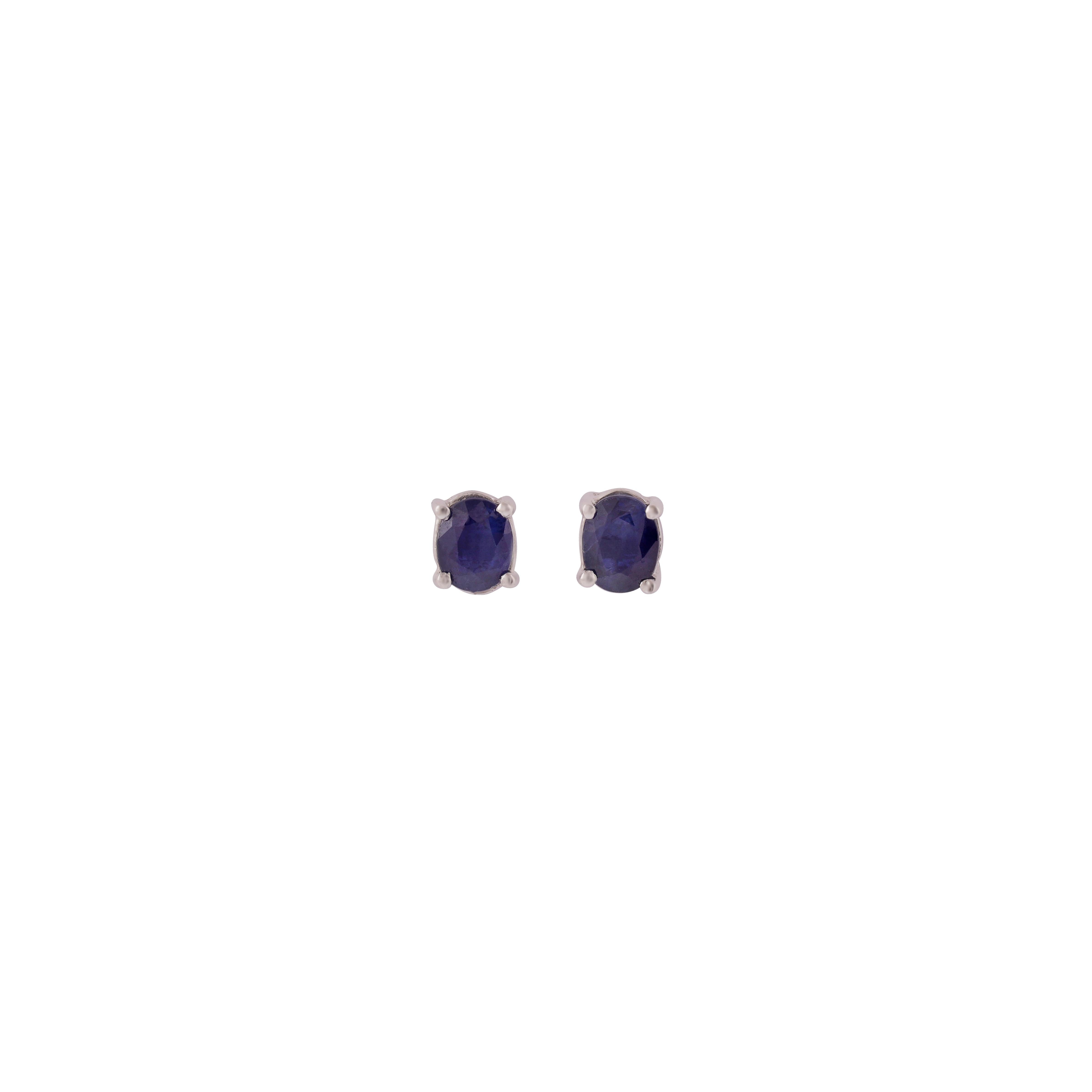 Round Cut 0.64 Carat Sapphire Stud Earrings in 18k White Gold For Sale