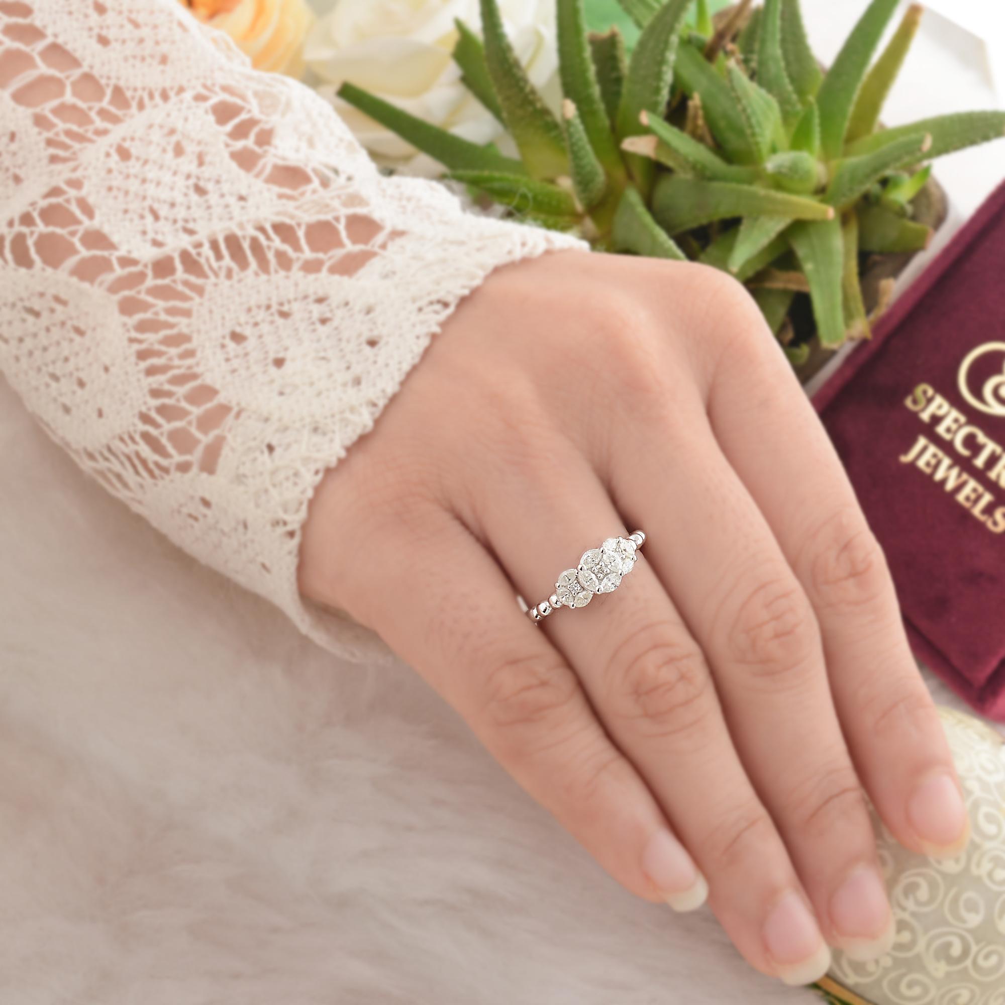 Moderno 0,64 carati SI/HI Marquise Round Diamond Promise Ring Gioielli in oro bianco 10 carati in vendita