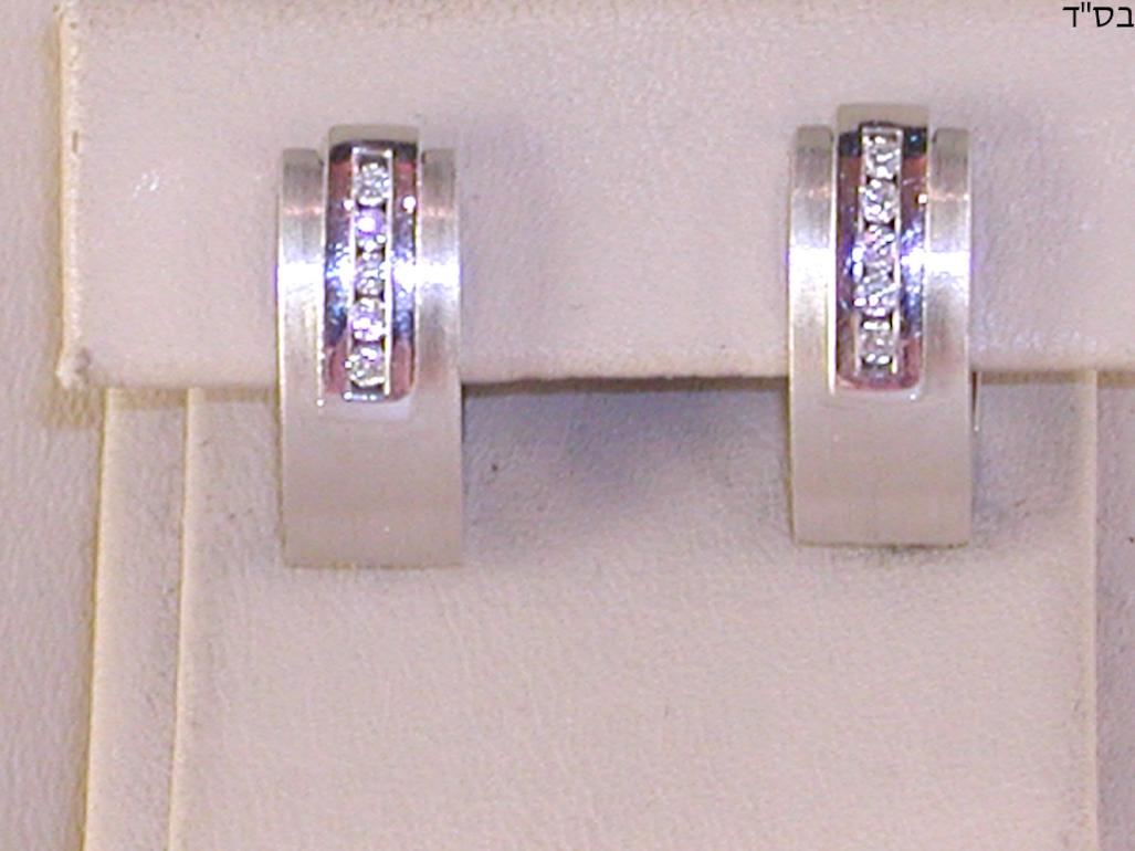 Round Cut 0.64 Carat White Gold Diamond Earrings Necklace Pendant Set For Sale