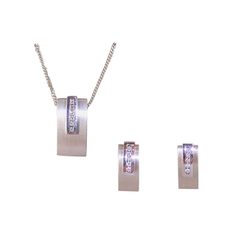 0.64 Carat White Gold Diamond Earrings Necklace Pendant Set For Sale