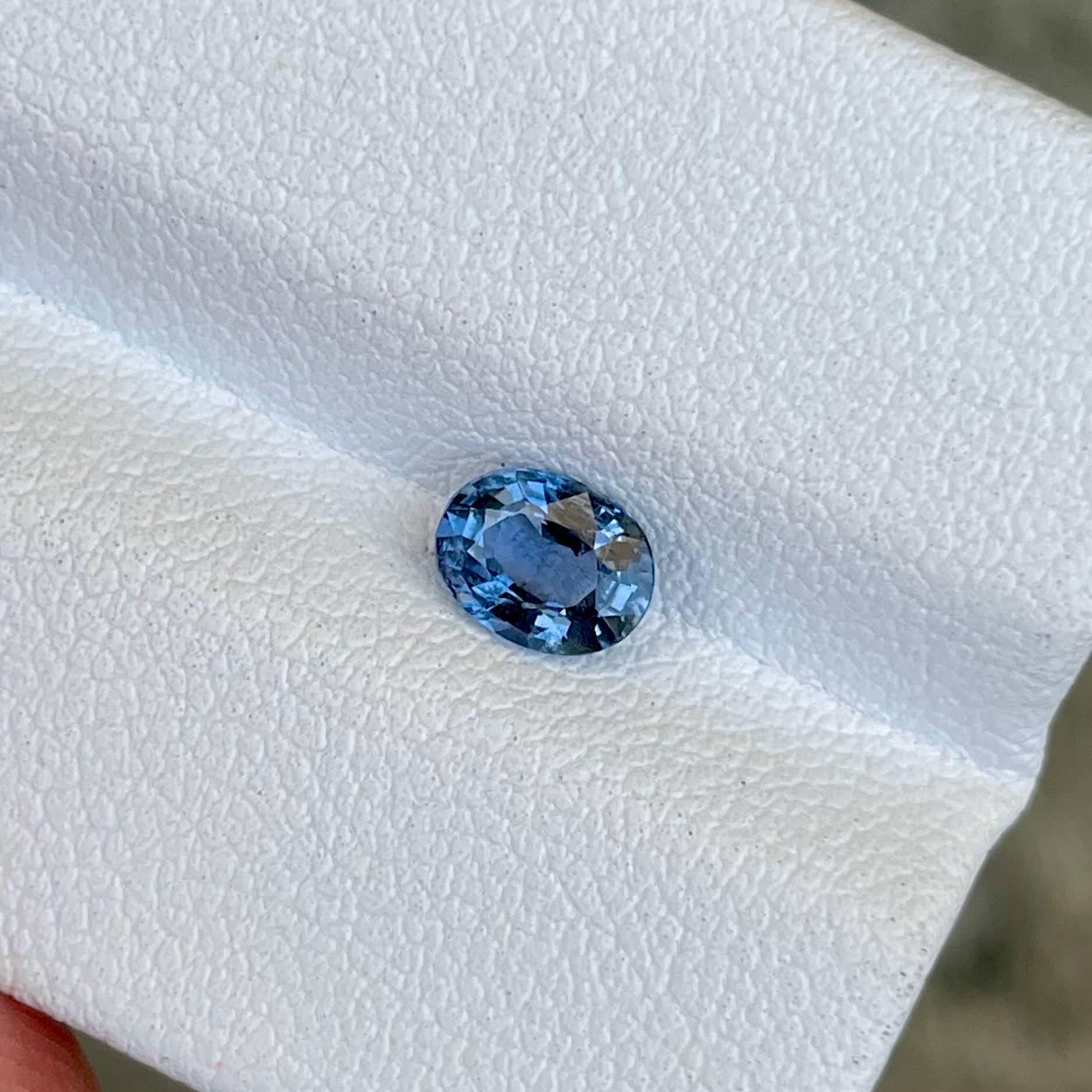 0,64 Karat Intensiver Blauer Saphir Stein Ovalschliff Sri Lankanischer Edelstein im Angebot 1