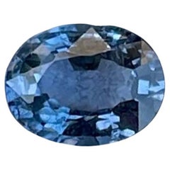Pierre précieuse du Sri Lanka saphir bleu intense taille ovale de 0,64 carat