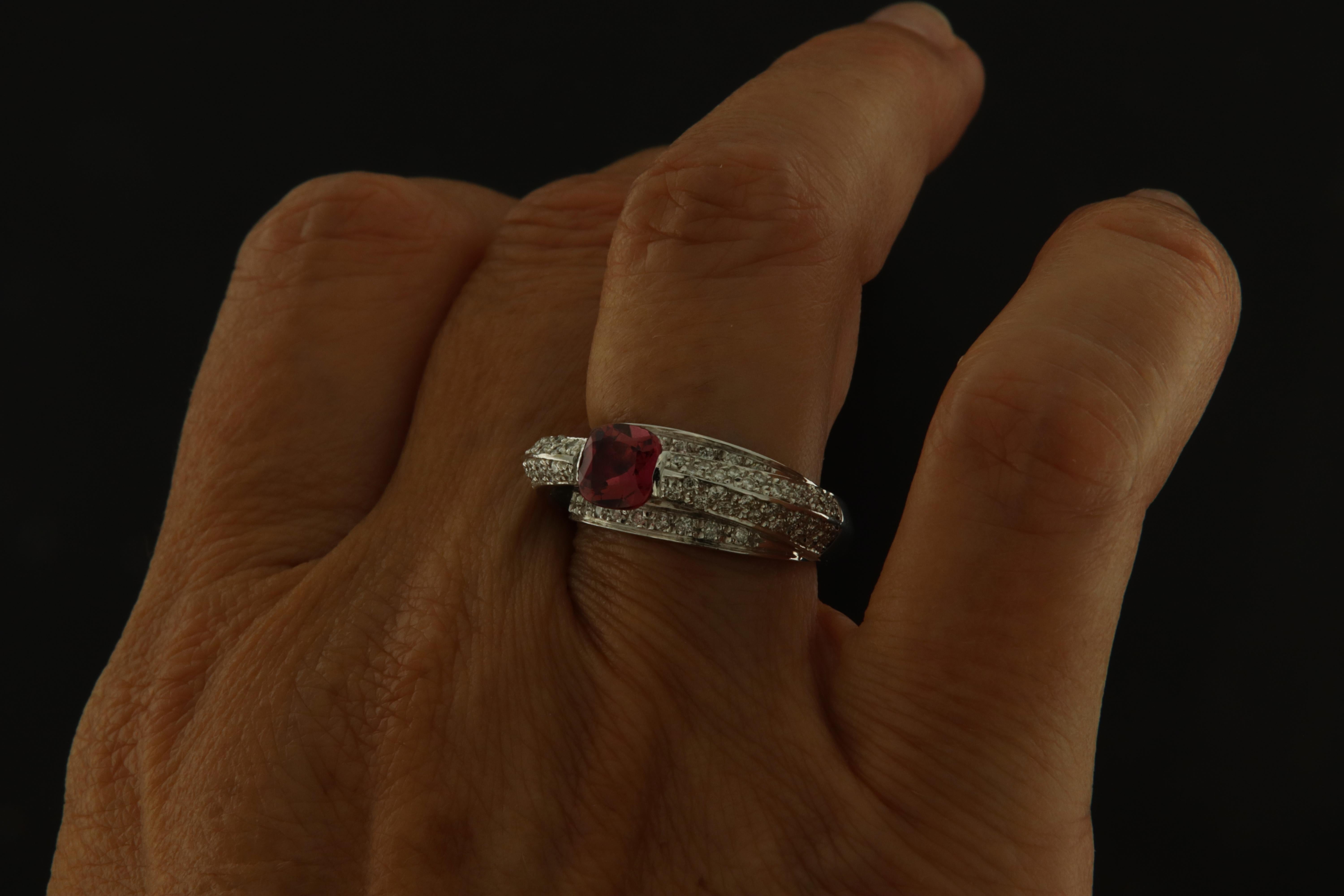 0.64 Ct. Diamonds and 1.20 Ct. Pink Tourmaline White Gold Band Ring In New Condition For Sale In BARI, IT