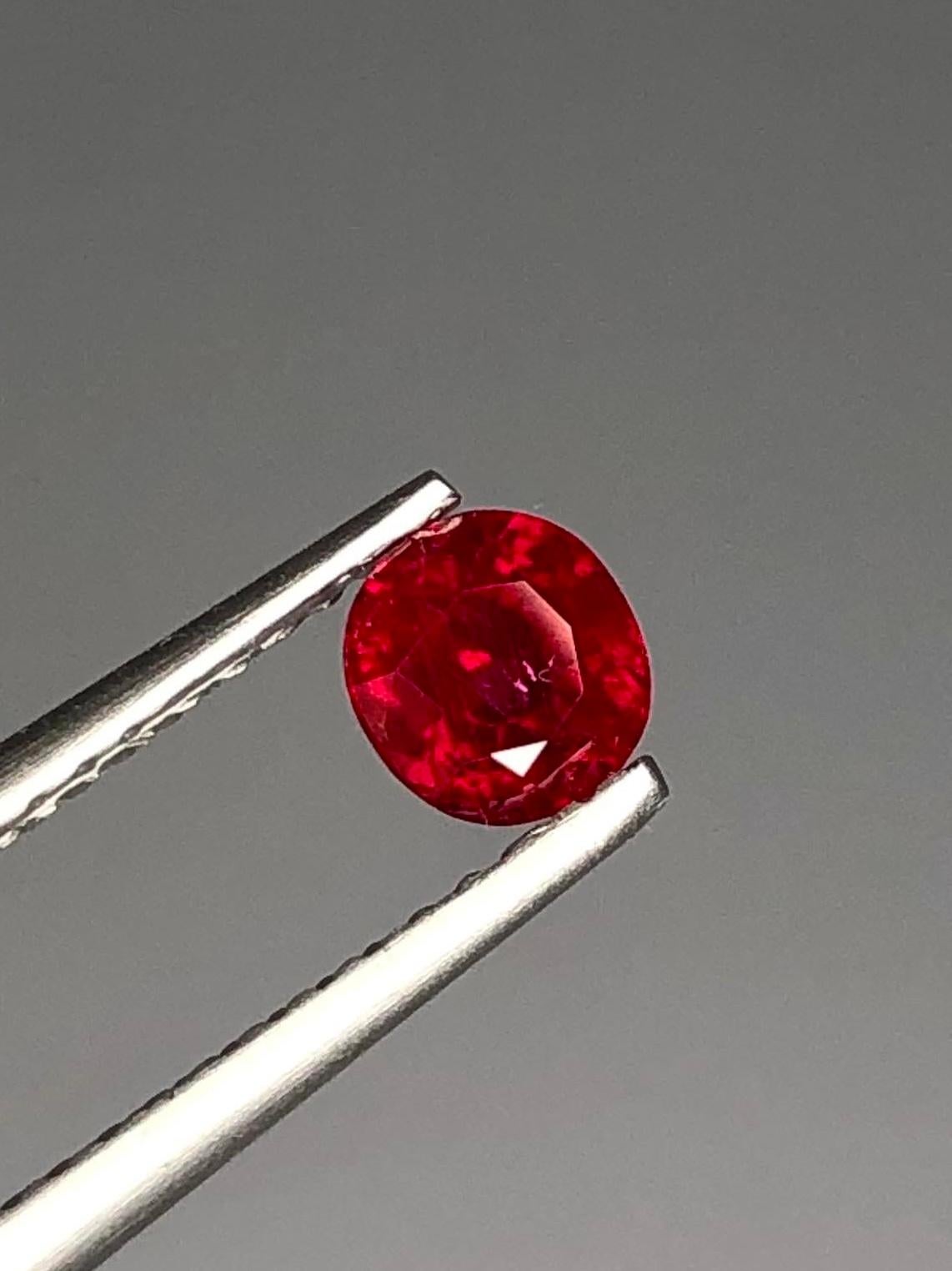 0.64 Ct GIA certificate Natural Unheated Burma Ruby Pigeon blood vivid Red color For Sale 1