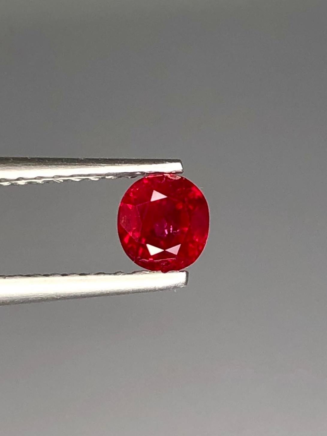 0.64 Ct GIA certificate Natural Unheated Burma Ruby Pigeon blood vivid Red color For Sale 3