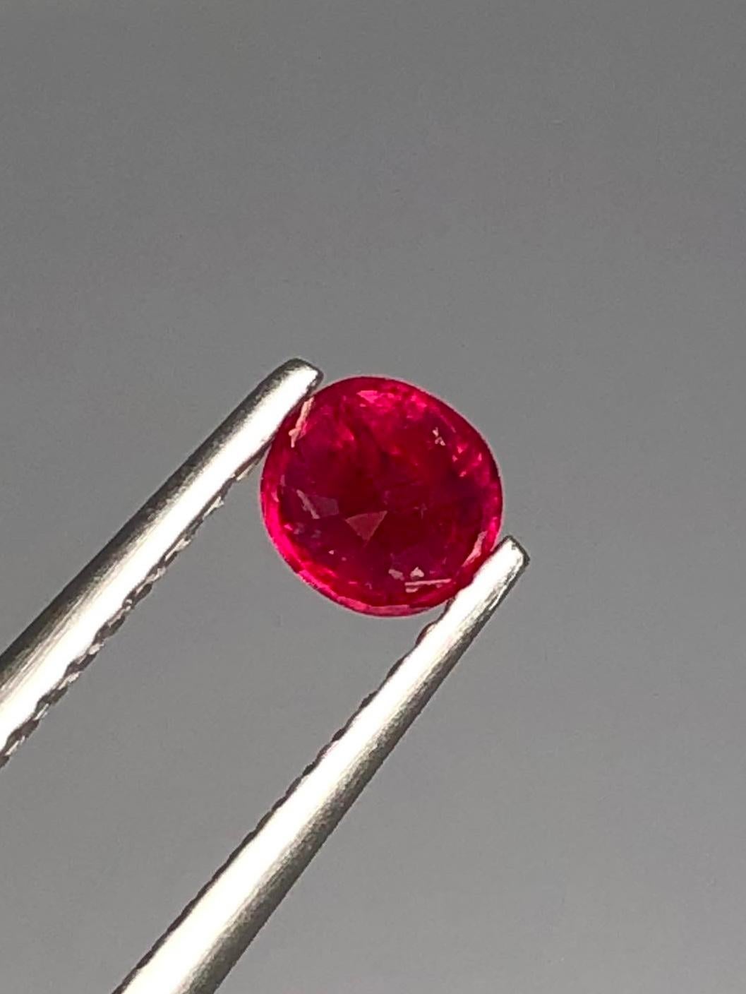 0.64 Ct GIA certificate Natural Unheated Burma Ruby Pigeon blood vivid Red color For Sale 5