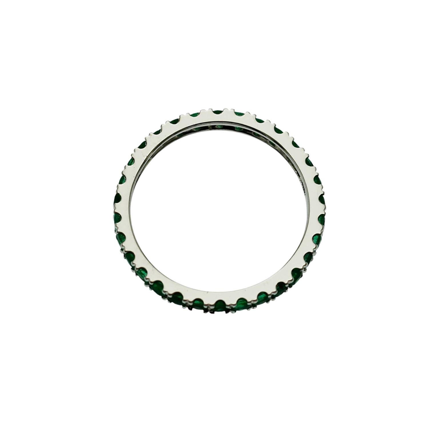 0.64 CT Natural Emerald14K White Gold Eternity Band Ring Size 4.5 Unisexe en vente