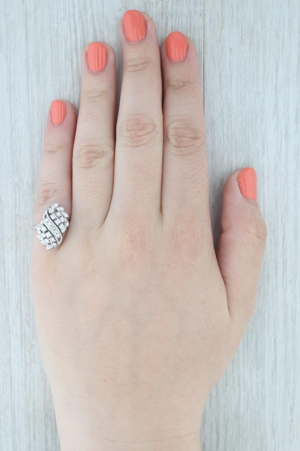 0,64ctw Diamant Cluster Ring 14k Weißgold Größe 5,75 Cluster Cocktail im Angebot 4