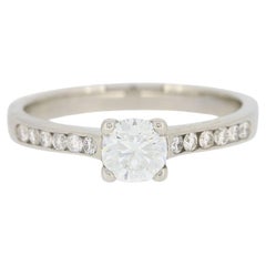 Anello di fidanzamento con diamante solitario da 0.65 carati e taglio Brilliante