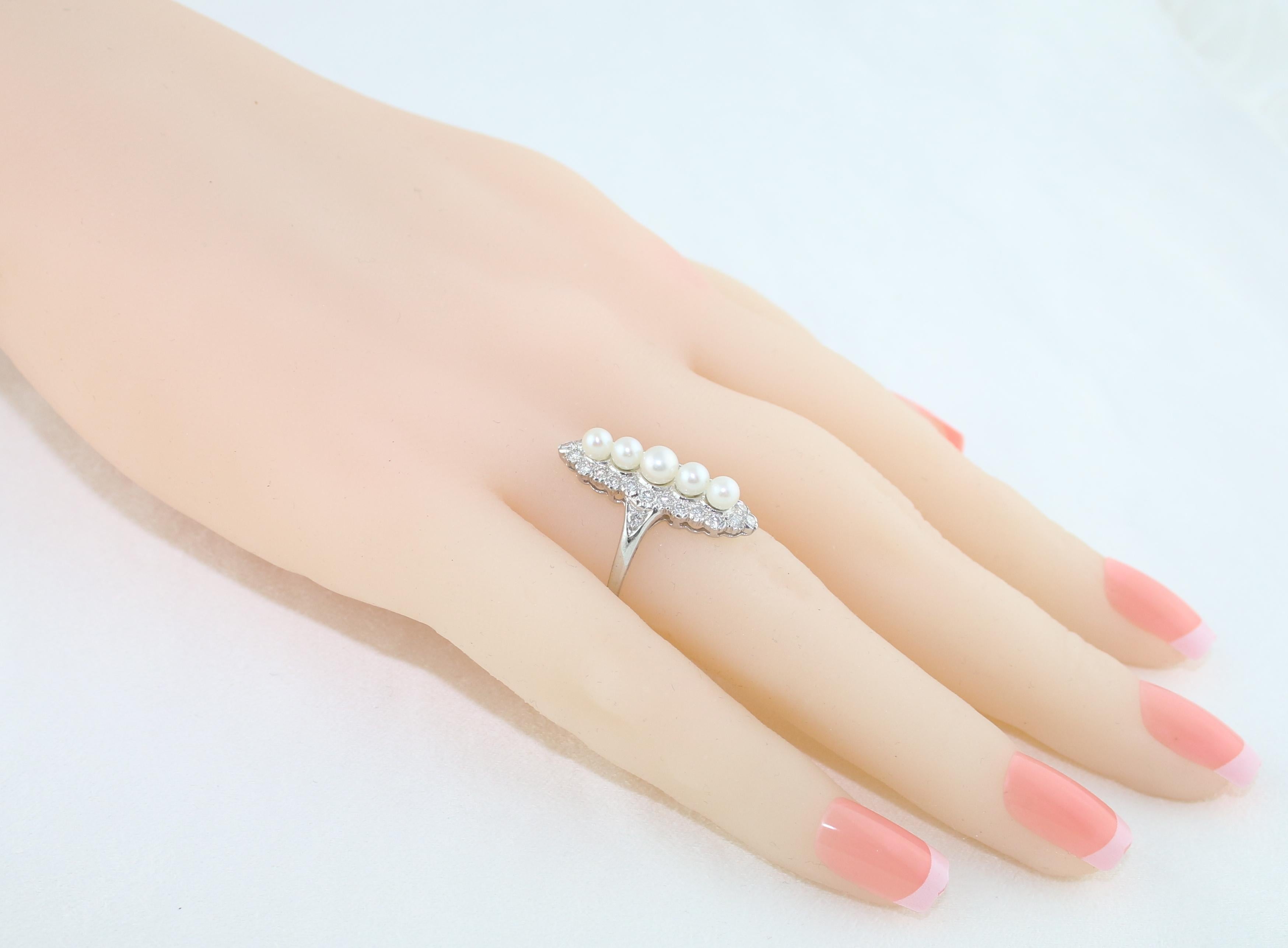 0.65 Carat Diamond and Pearl Gold Ring In New Condition For Sale In New York, NY