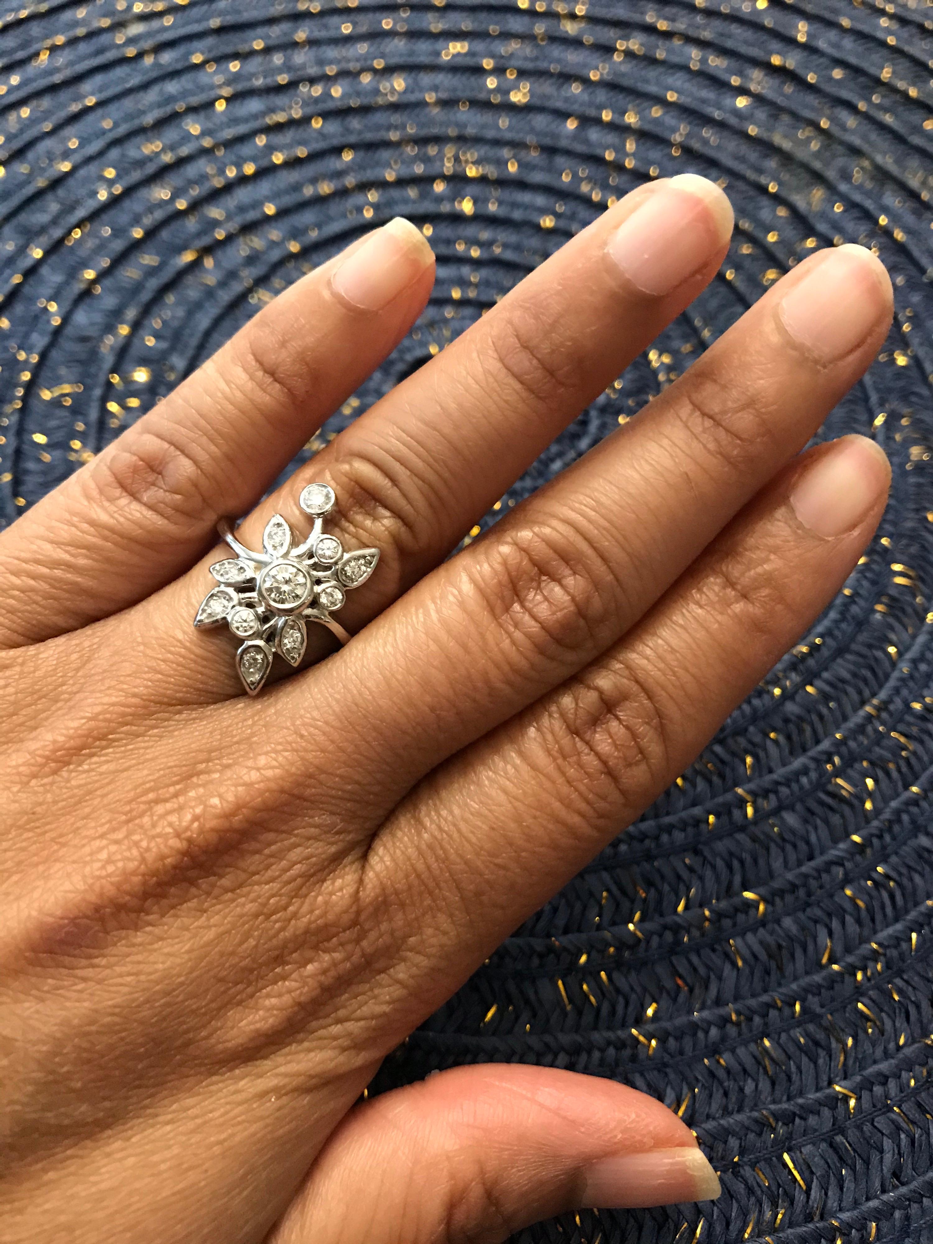 Anello Cocktail con diamante da 0,65 carati in oro bianco 18 carati In condizioni Nuovo in vendita a Los Angeles, CA