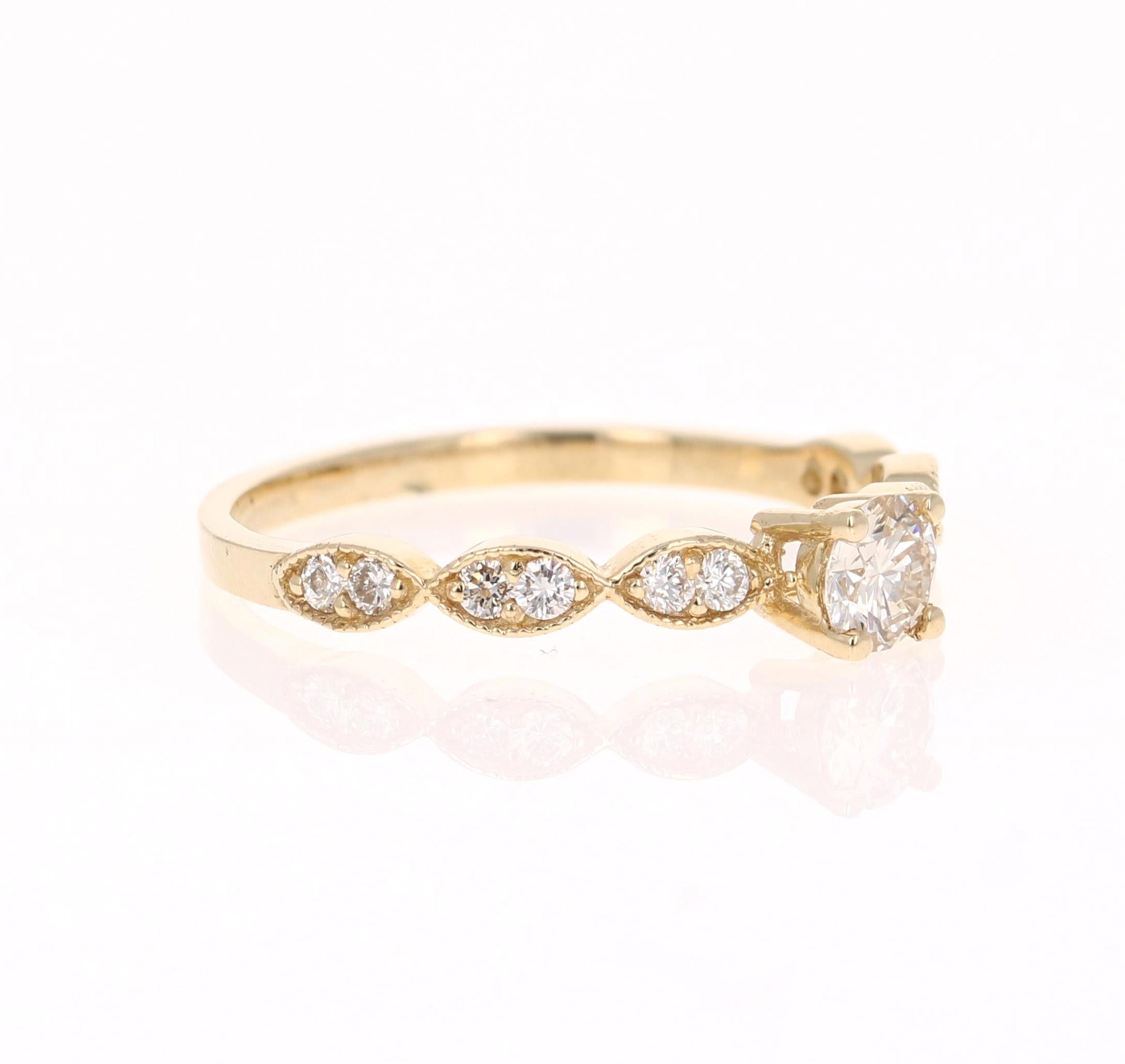 Contemporary 0.65 Carat Diamond Yellow Gold Wedding Set For Sale