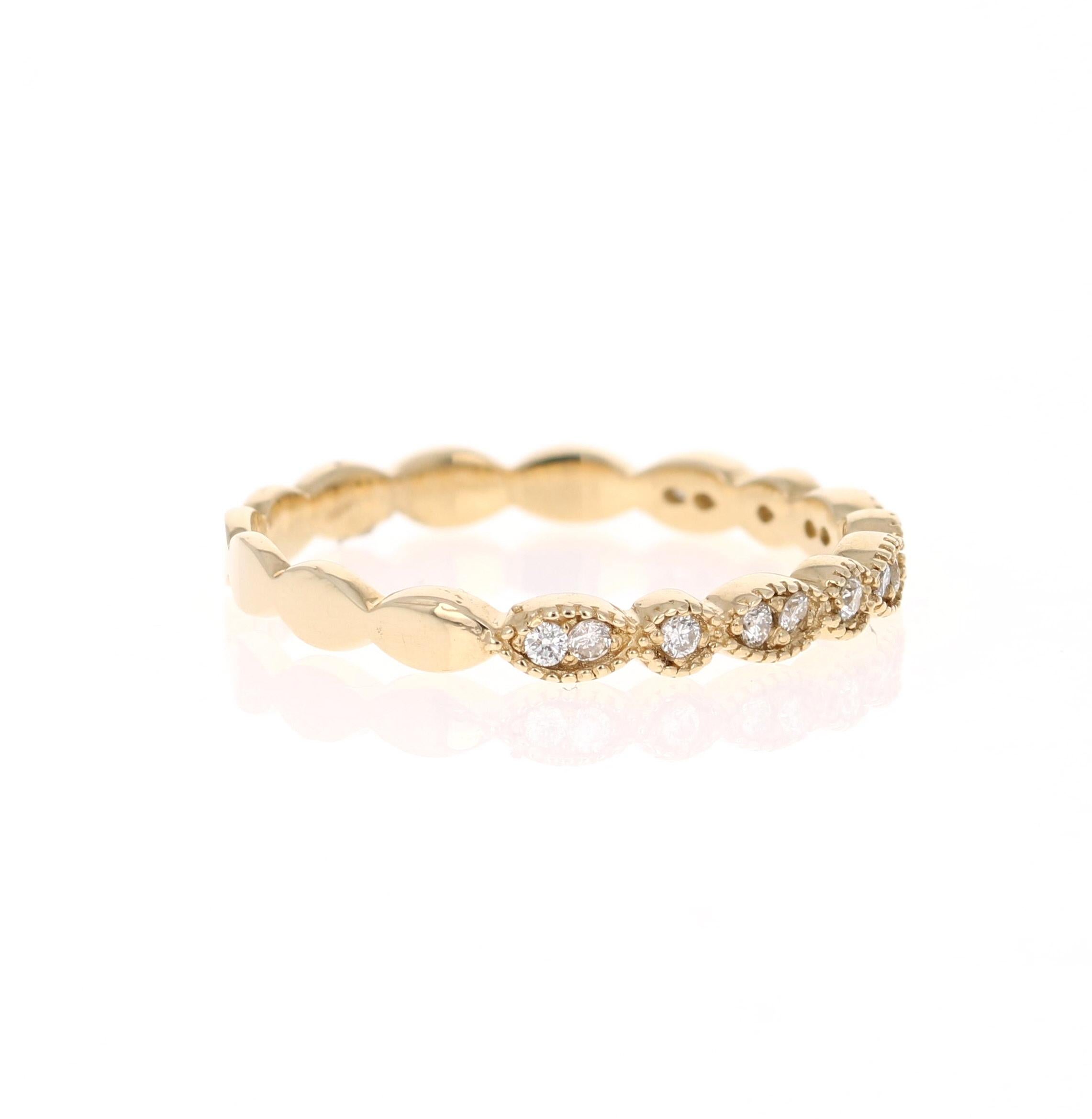 Round Cut 0.65 Carat Diamond Yellow Gold Wedding Set For Sale