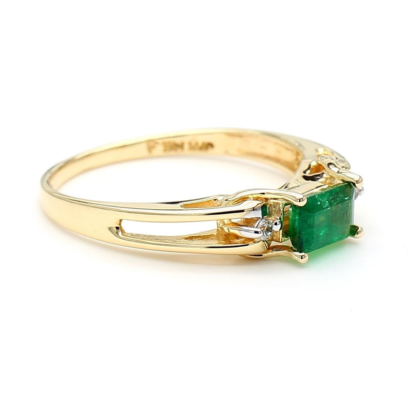 0.65 Carat Emerald 14K Gold Two Row Open Gap Band Ring For Sale 1