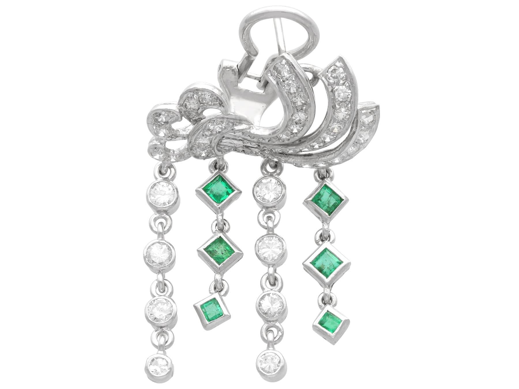 da uomo o donna Orecchini a goccia in platino con smeraldo da 0,65 carati e diamante da 1,42 carati Circa 1935 in vendita