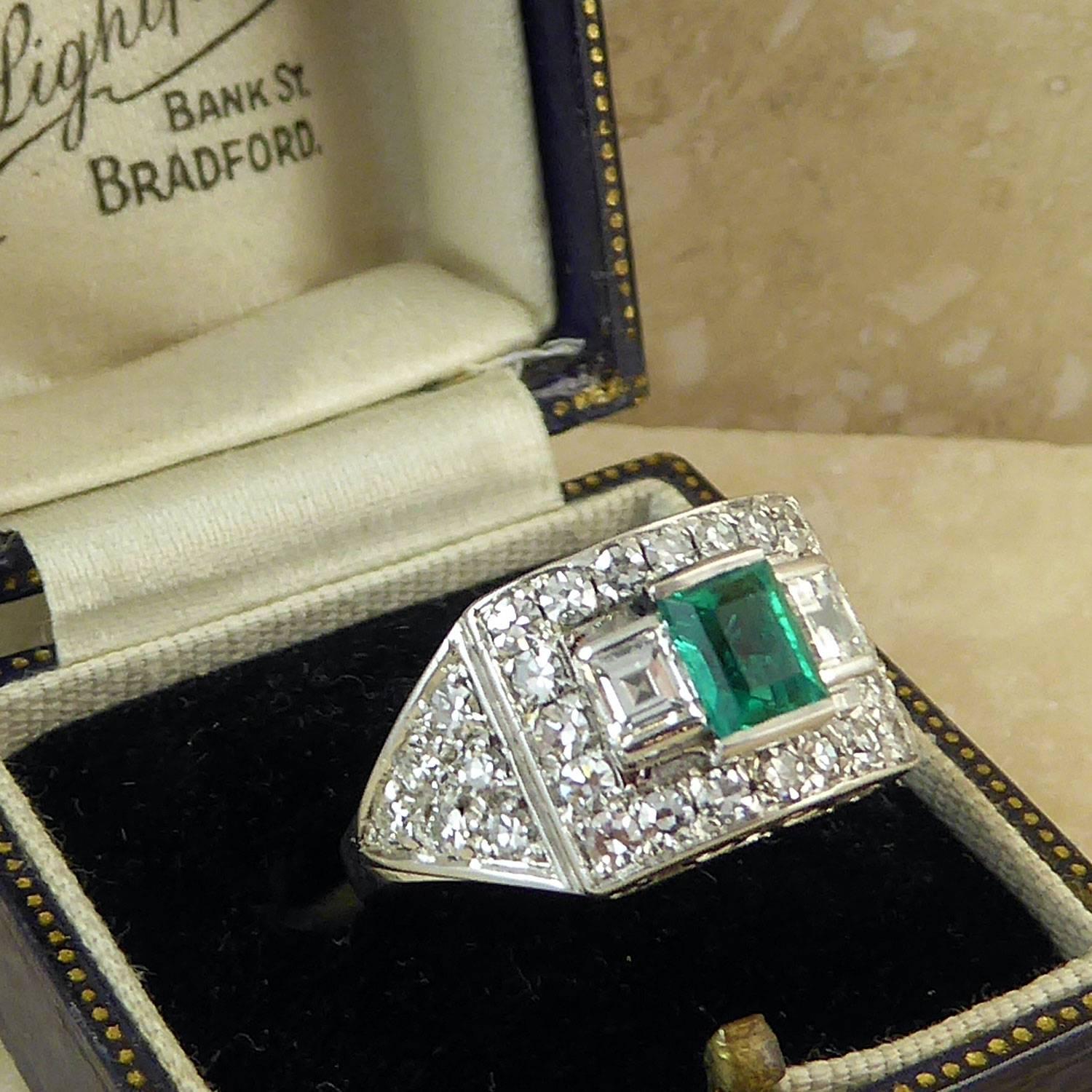 0.65 Carat Emerald and Diamond Ring, Geometric Cluster, French 4
