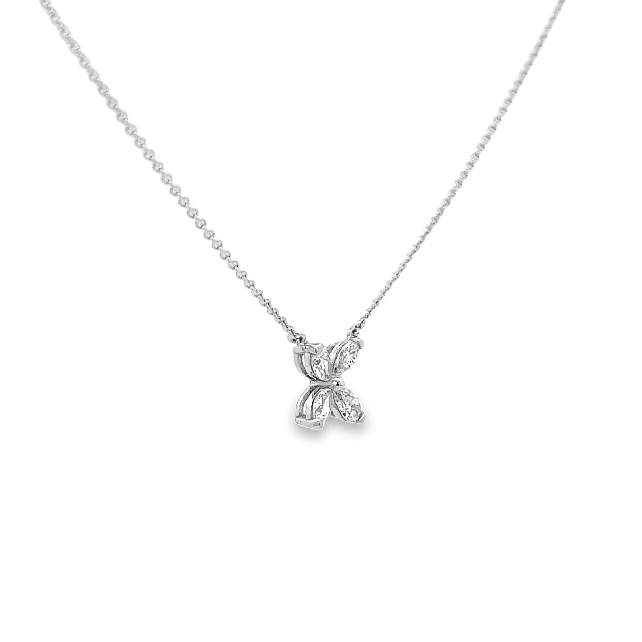 0.65 Carat Flower Shape Diamond Pendant Necklace in 18K White Gold In New Condition For Sale In New York, NY