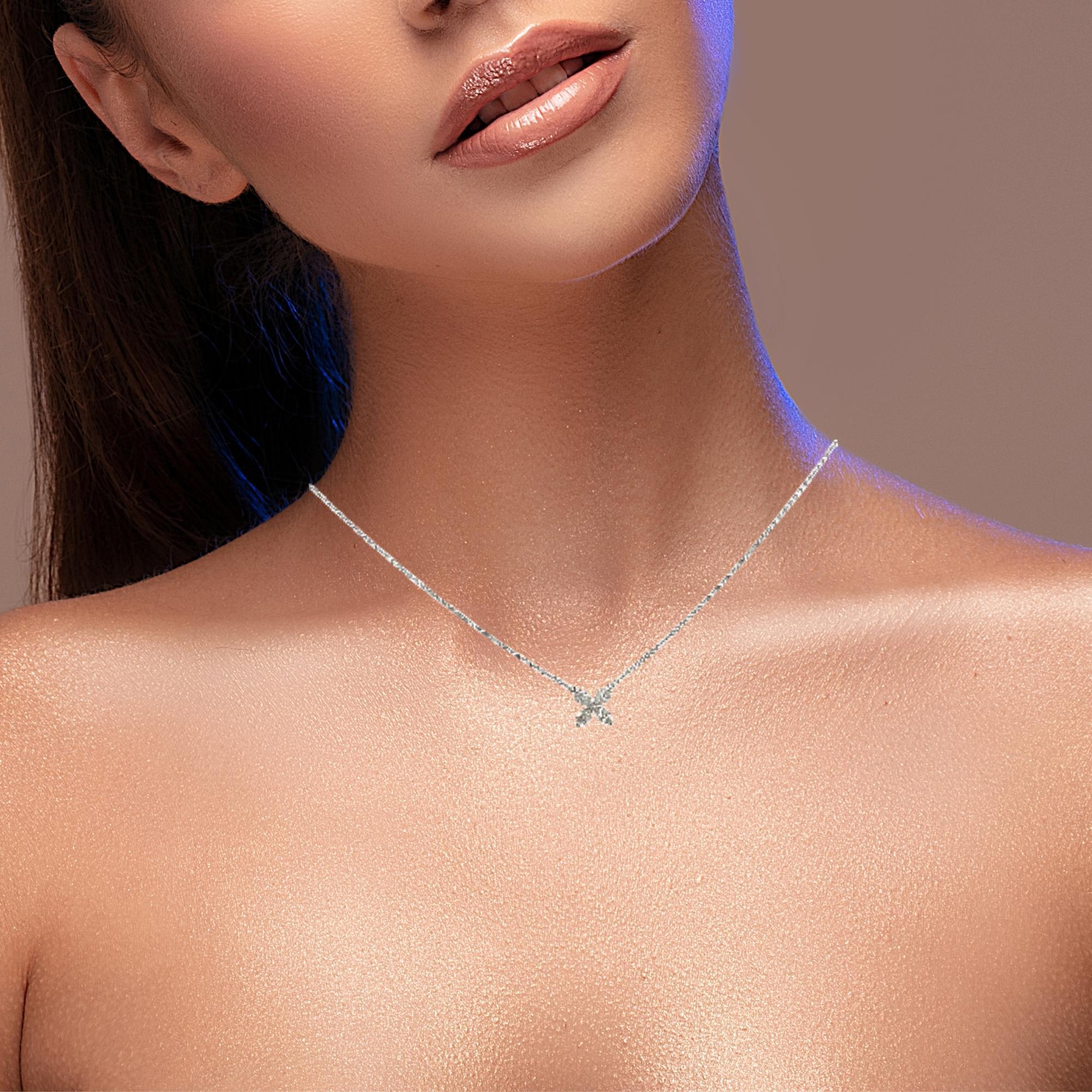 0.65 Carat Flower Shape Diamond Pendant Necklace in 18K White Gold For Sale 1