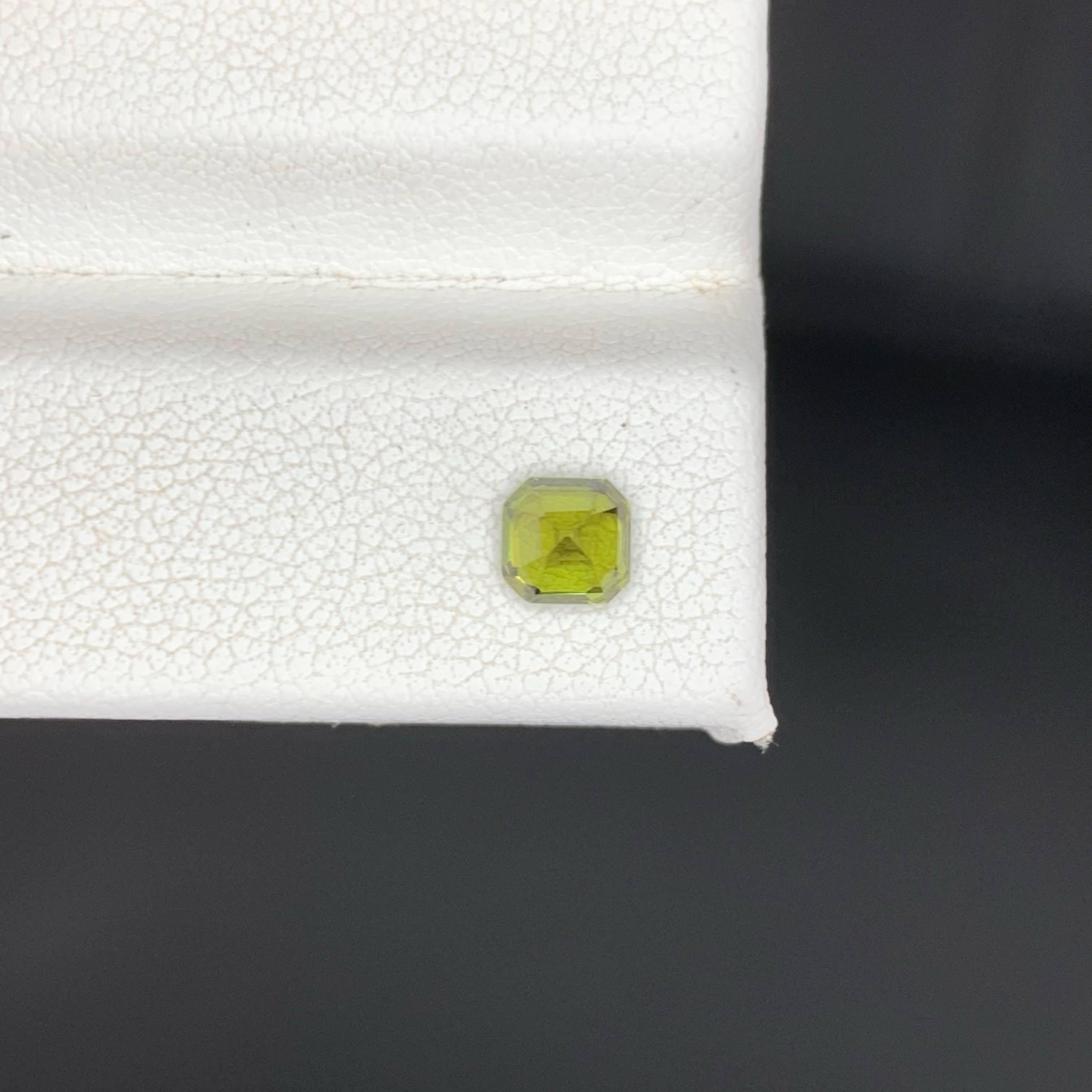 0,65 Karat Natürlicher Loser Gelber Saphir Stein Asscher Schliff Sri Lanka Edelstein im Angebot 4