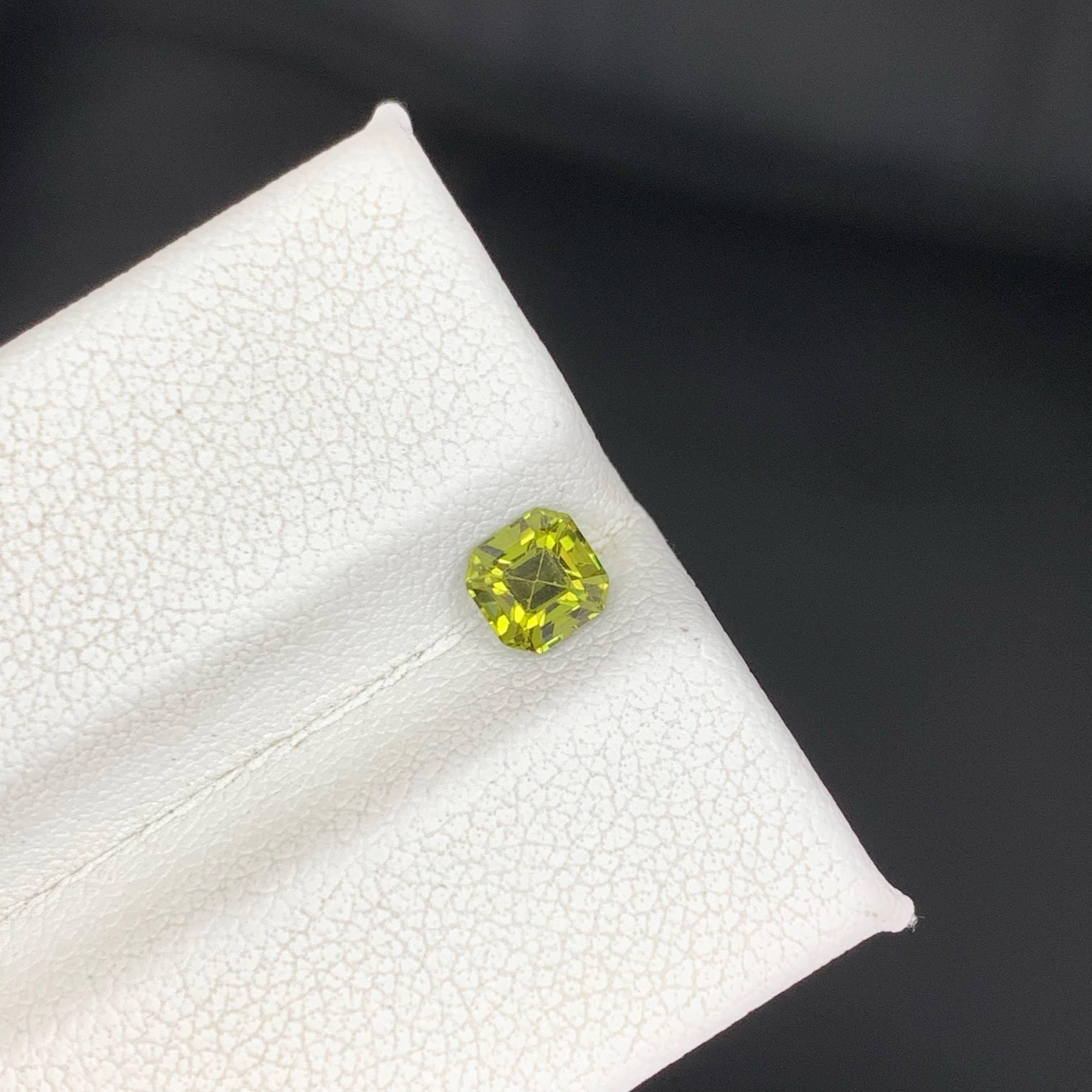 0,65 Karat Natürlicher Loser Gelber Saphir Stein Asscher Schliff Sri Lanka Edelstein im Angebot 2
