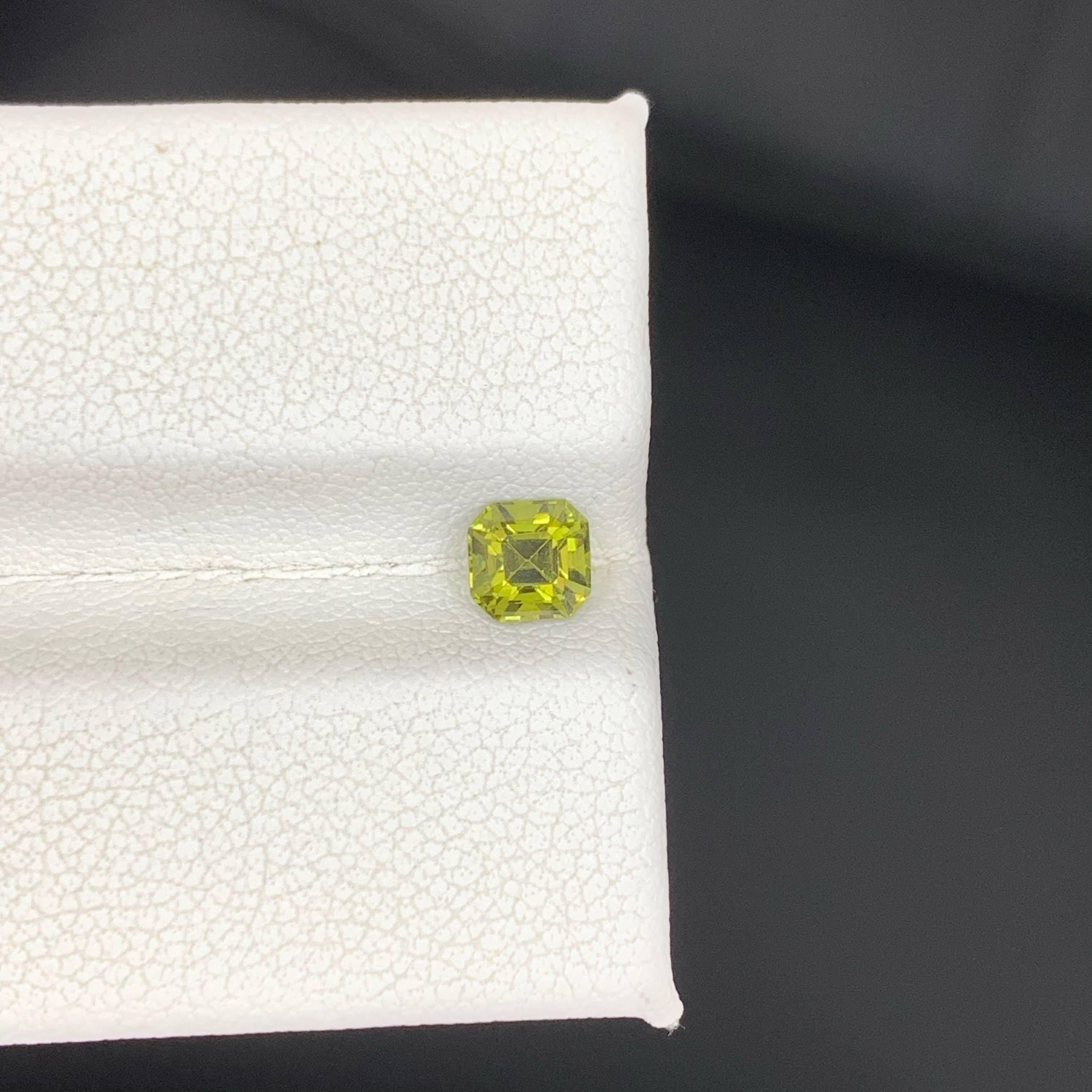 0,65 Karat Natürlicher Loser Gelber Saphir Stein Asscher Schliff Sri Lanka Edelstein im Angebot 3