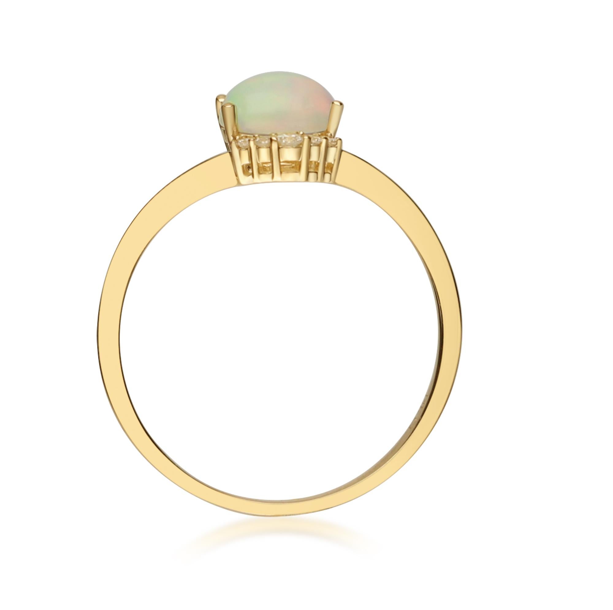 0,65 Karat Oval Cab Äthiopischer Opal Diamant Akzente 14K Gelbgold Ring. (Ovalschliff) im Angebot