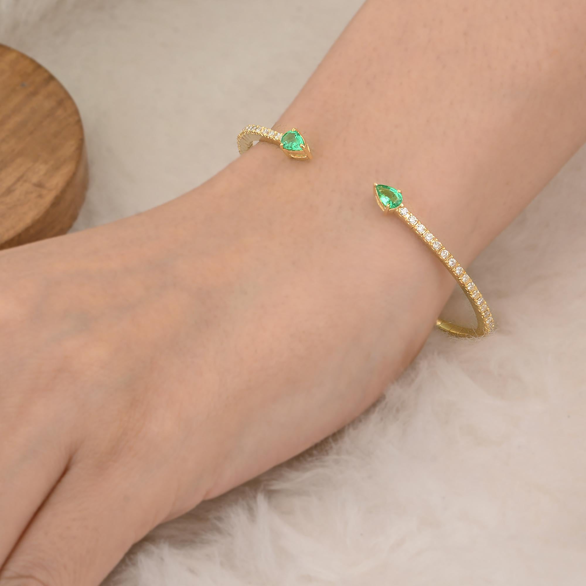 Pear Cut 0.65 Carat Pear Emerald Cuff Bangle Bracelet 0.51 Carat Diamond 18k Yellow Gold For Sale