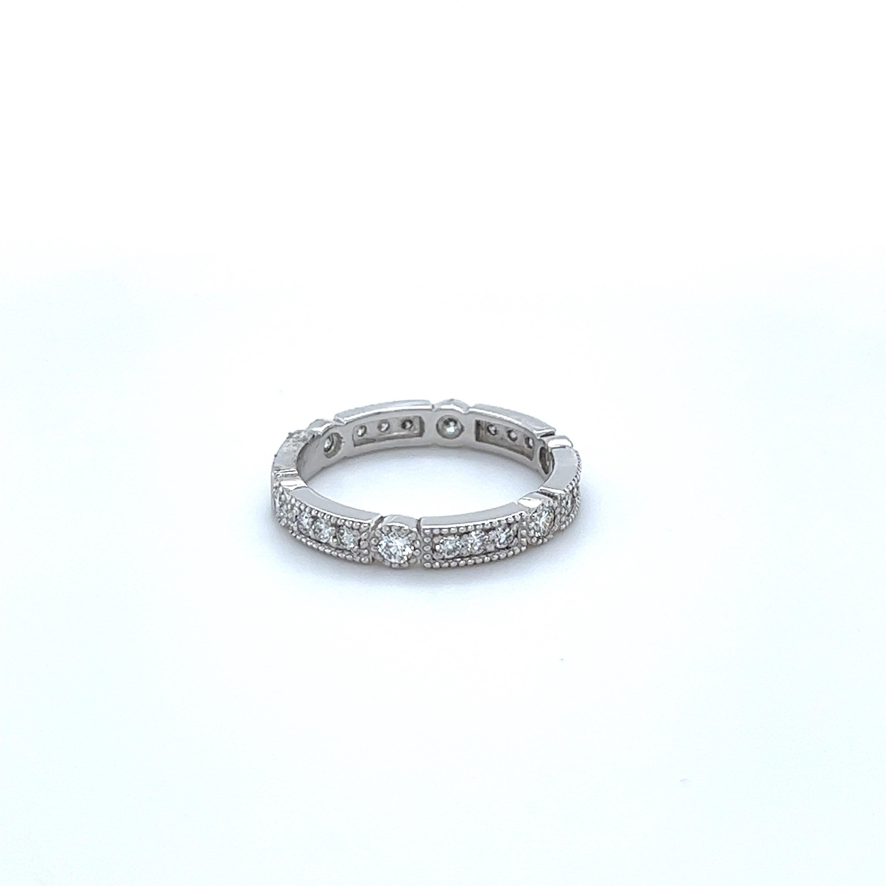 Contemporary 0.65 Carat Round Cut Diamond White Gold Band For Sale