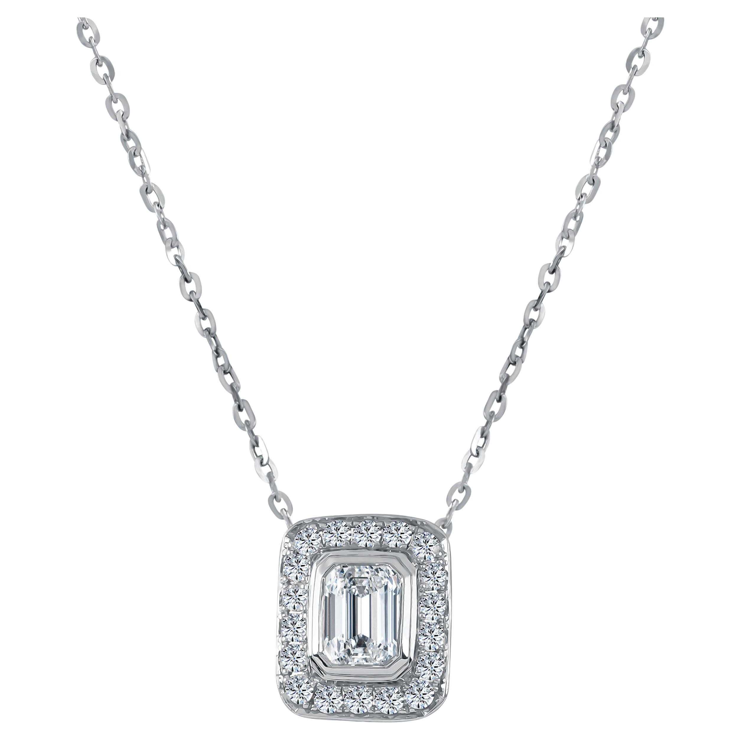 0.65 Carat Total Weight Emerald & Round Cut Diamond 18k White Gold Pendant  For Sale