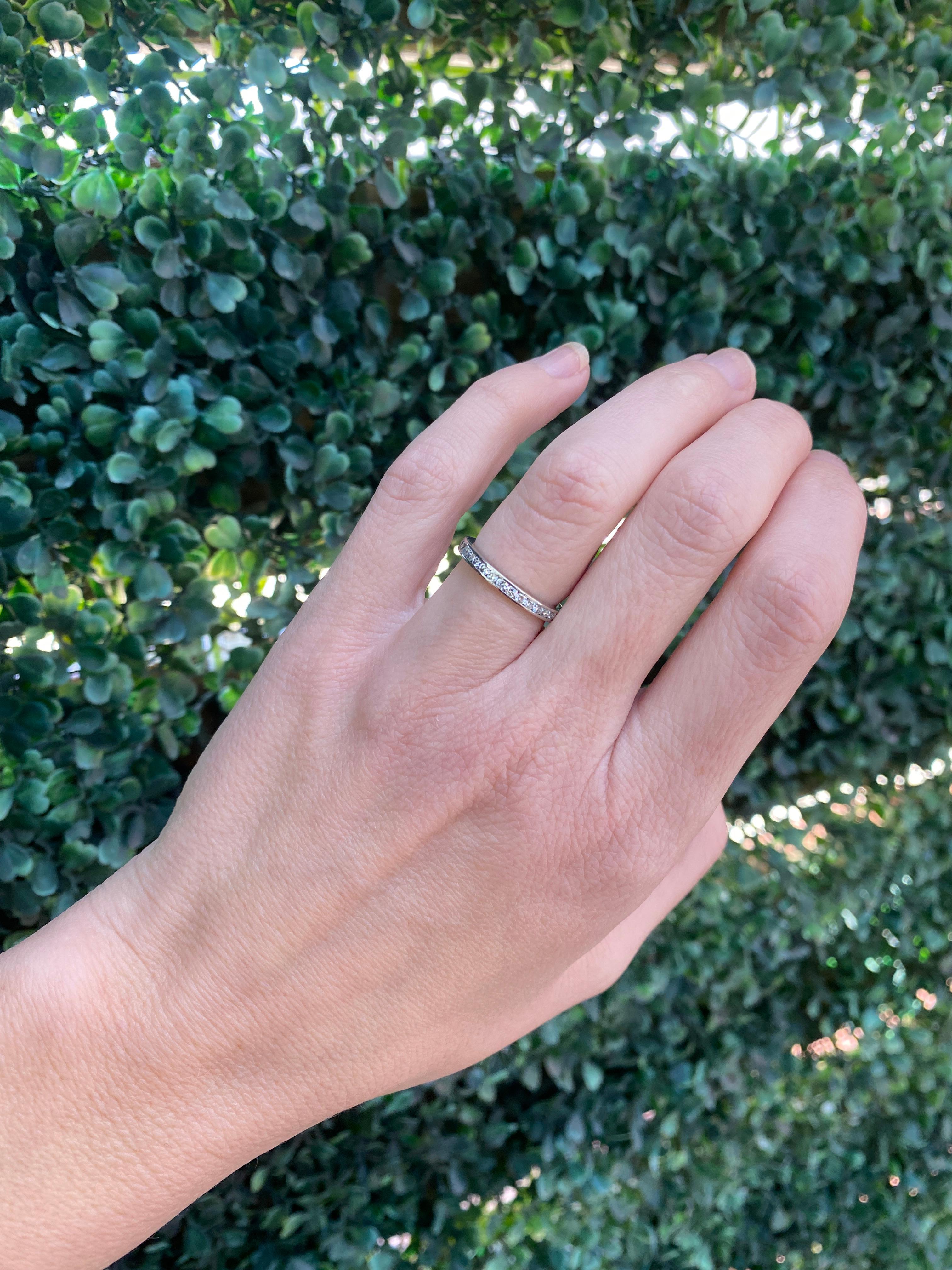Memoryring, Platin, 0,65 Karat Gesamtgewicht, runder, kanalisierter Diamant 5