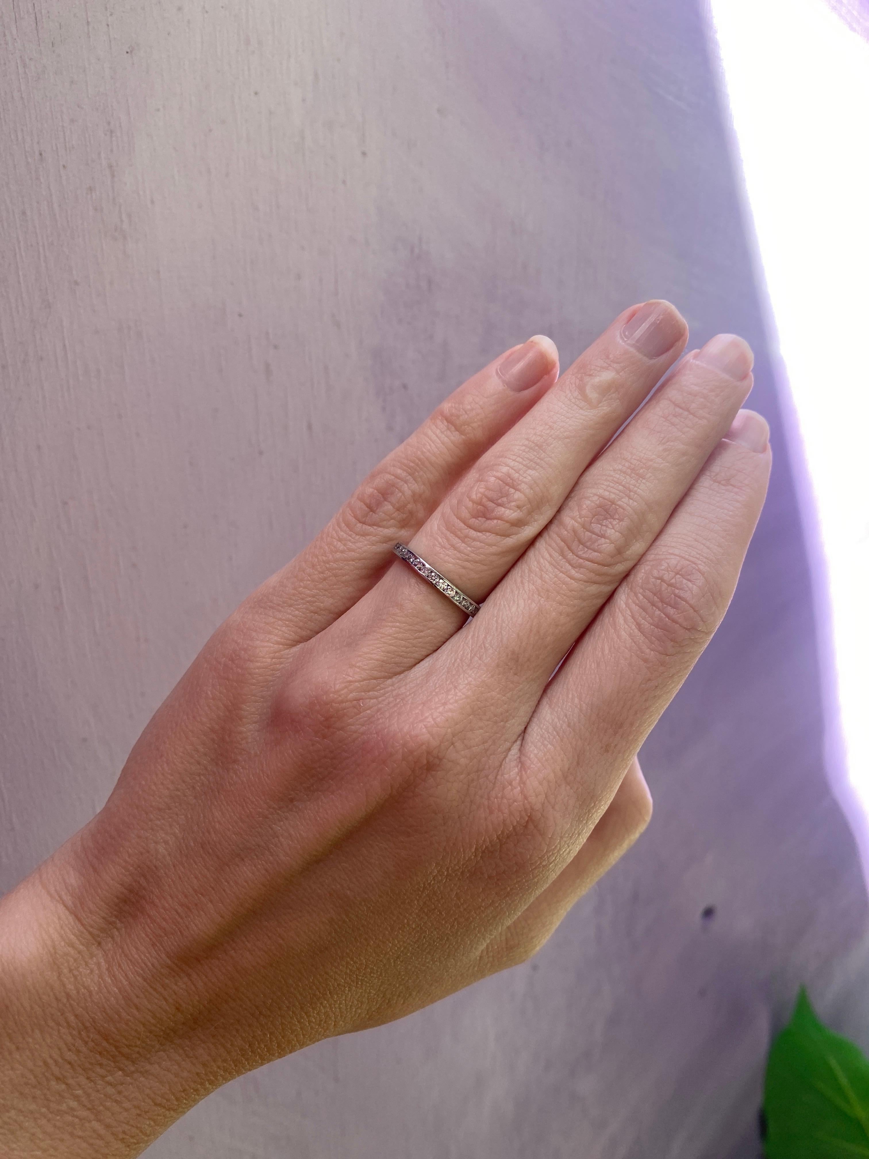 Memoryring, Platin, 0,65 Karat Gesamtgewicht, runder, kanalisierter Diamant 10