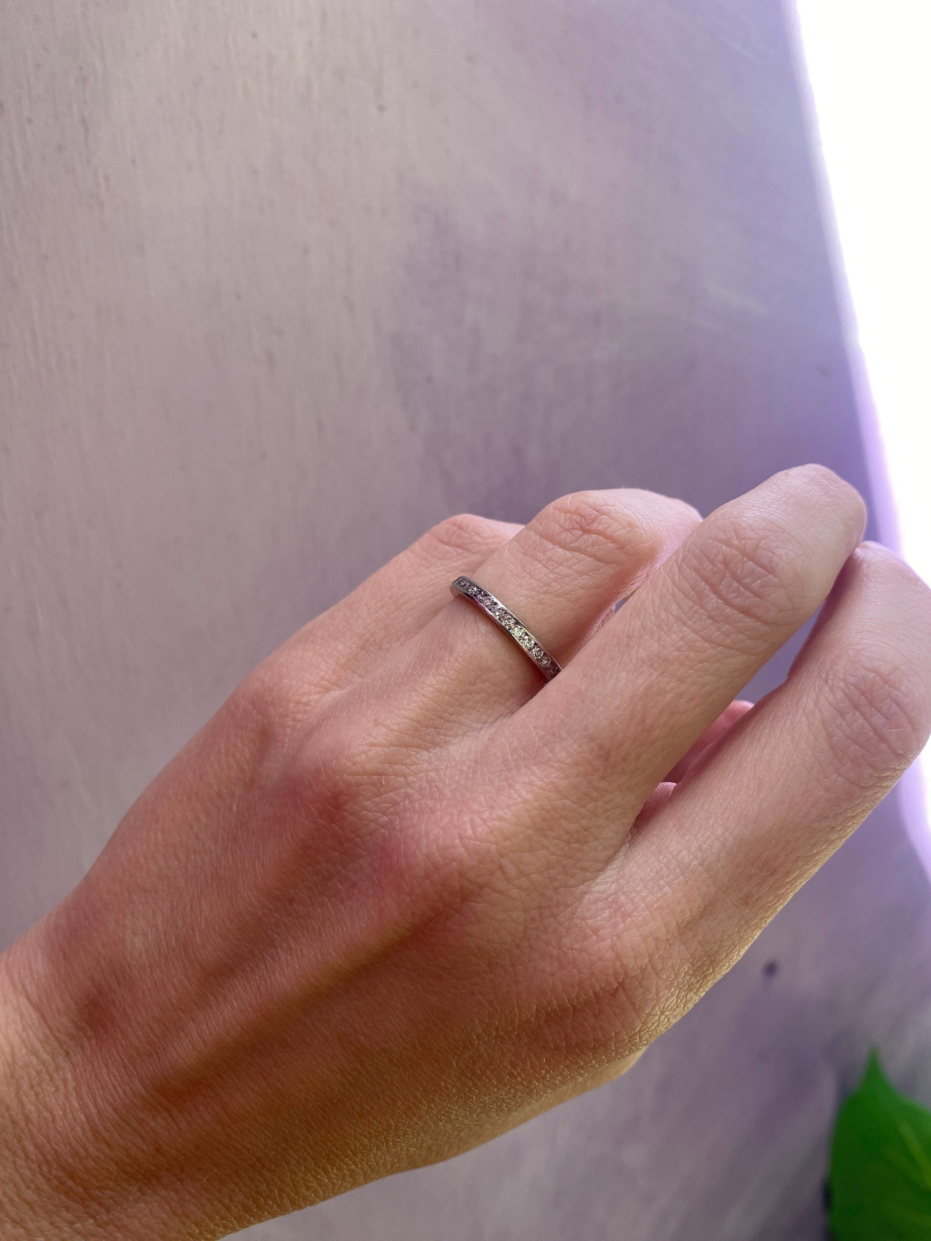 Memoryring, Platin, 0,65 Karat Gesamtgewicht, runder, kanalisierter Diamant 11