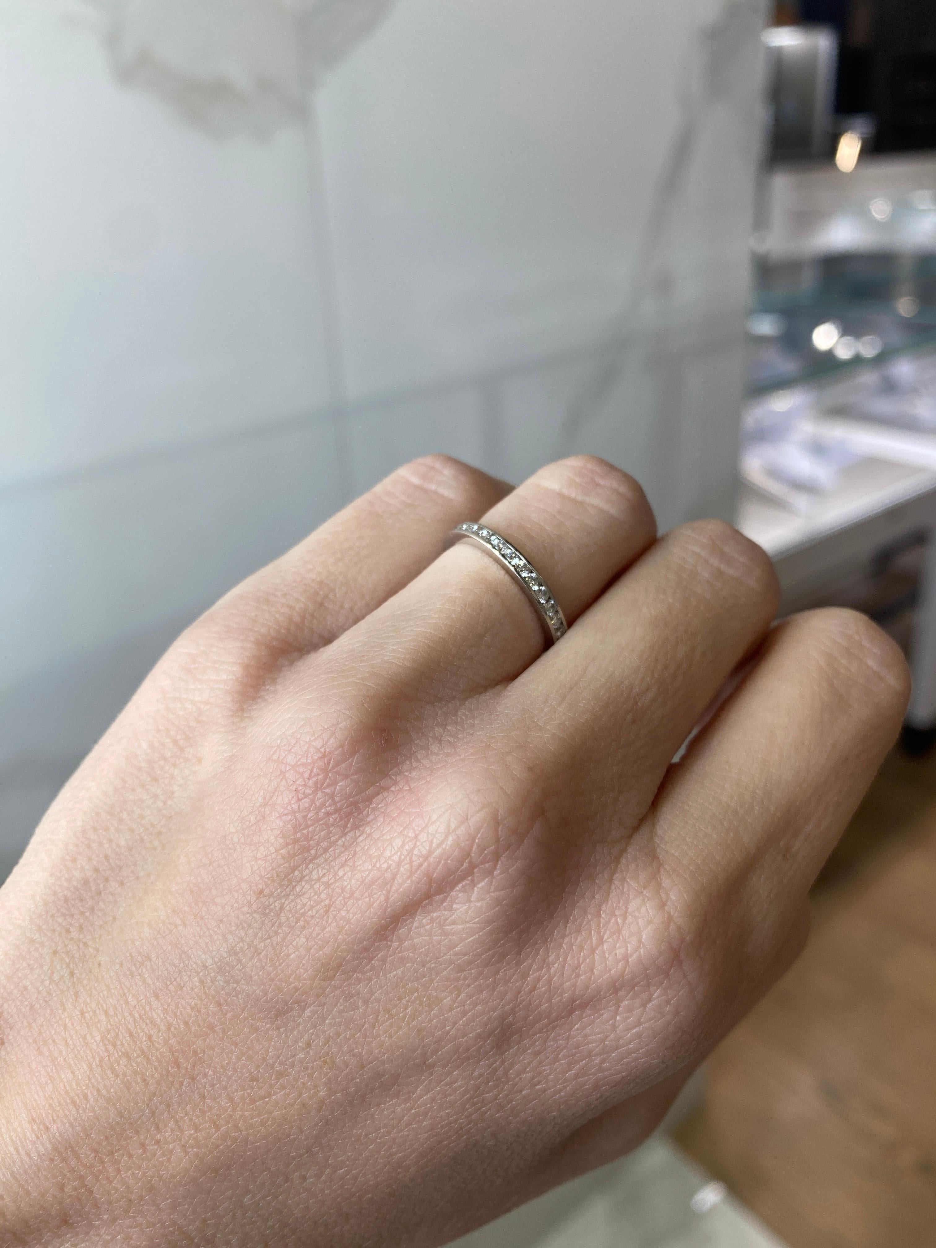 Memoryring, Platin, 0,65 Karat Gesamtgewicht, runder, kanalisierter Diamant 14