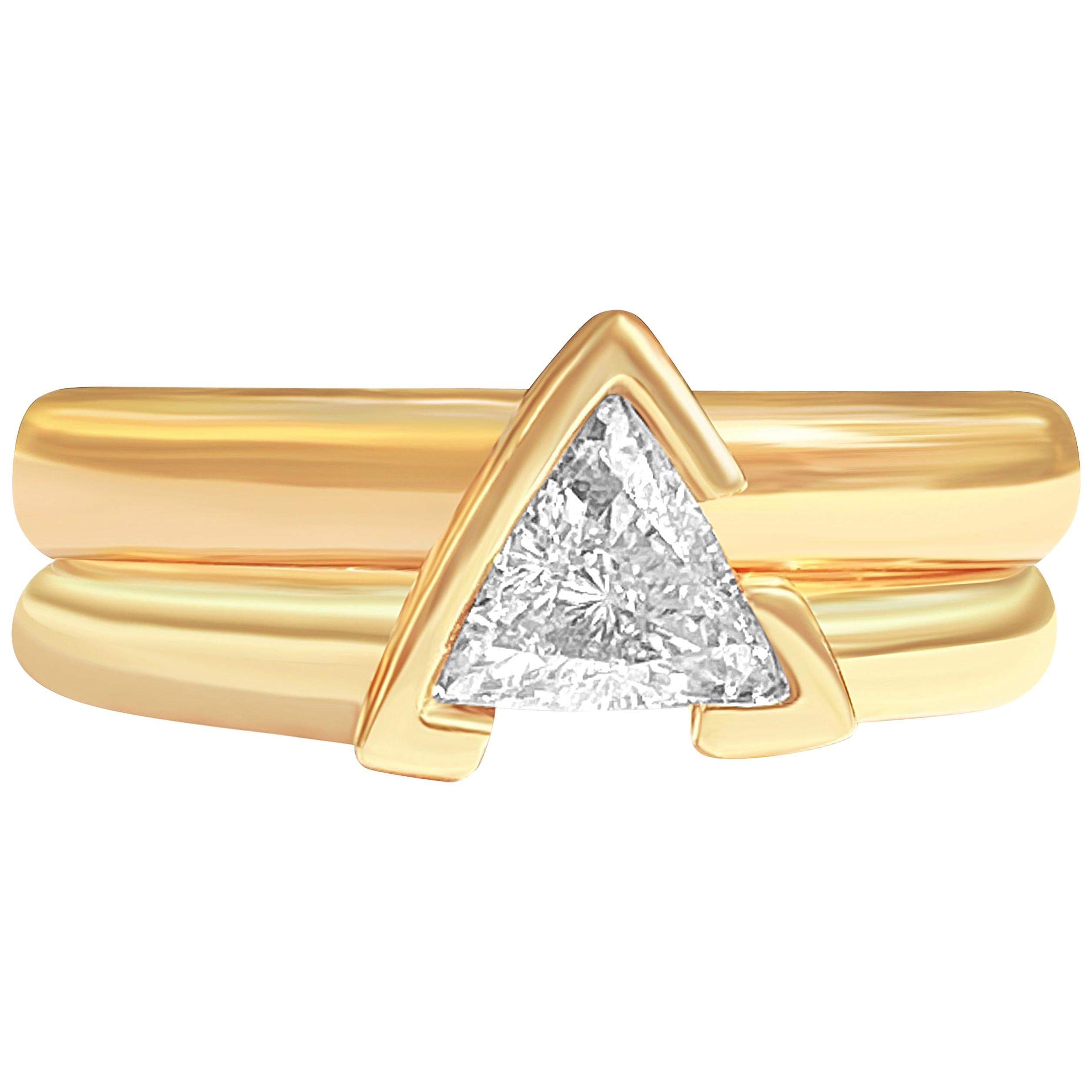 0.65 Carat Trilliant Cut Diamond and 18 Karat Gold Engagement Ring/Band Stack For Sale