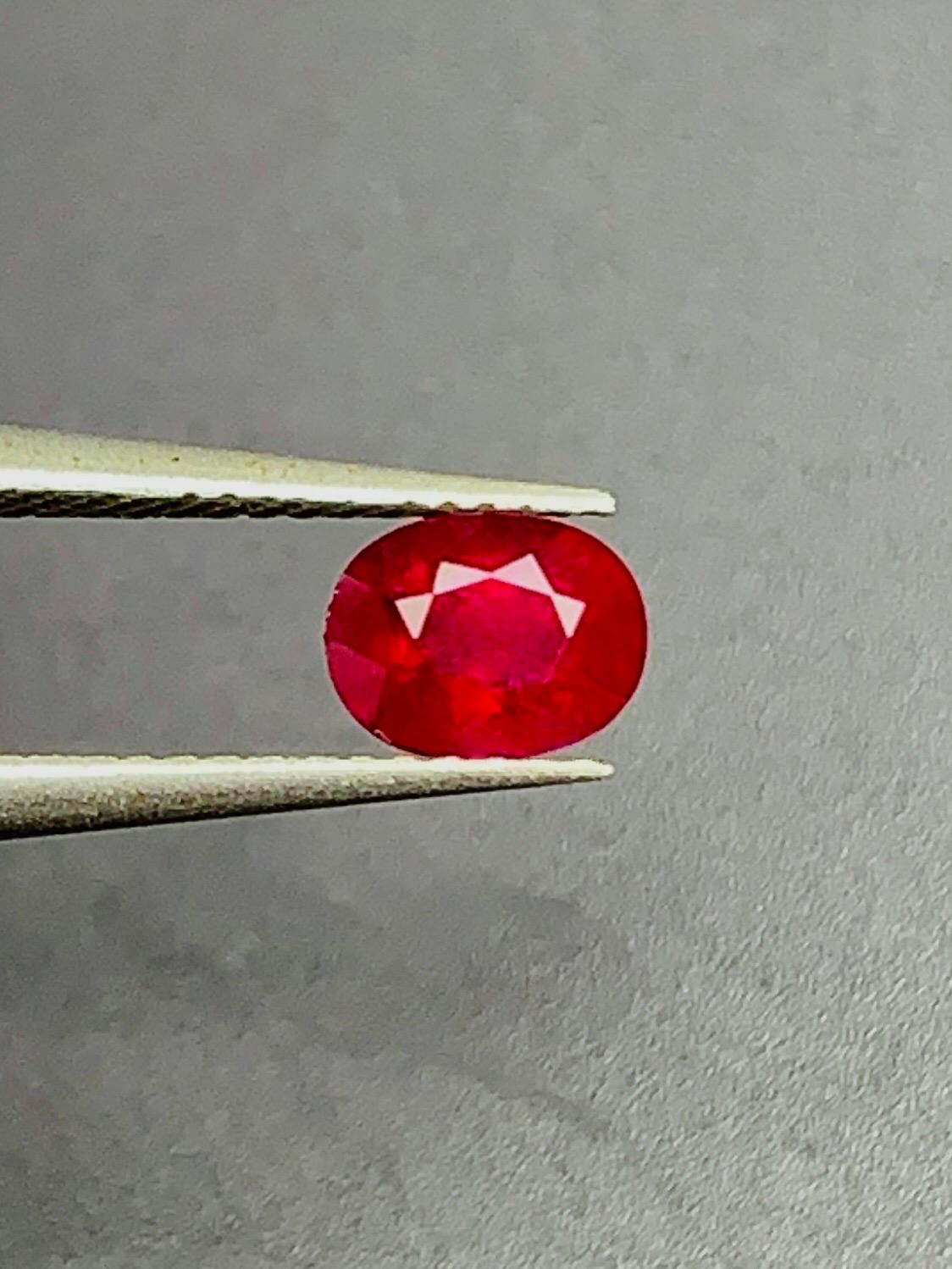 0,65 Ct Certificato GIA Rubino di Birmania naturale non riscaldato Colore sangue di piccione occhi puliti In condizioni Nuovo in vendita a bangkok, TH