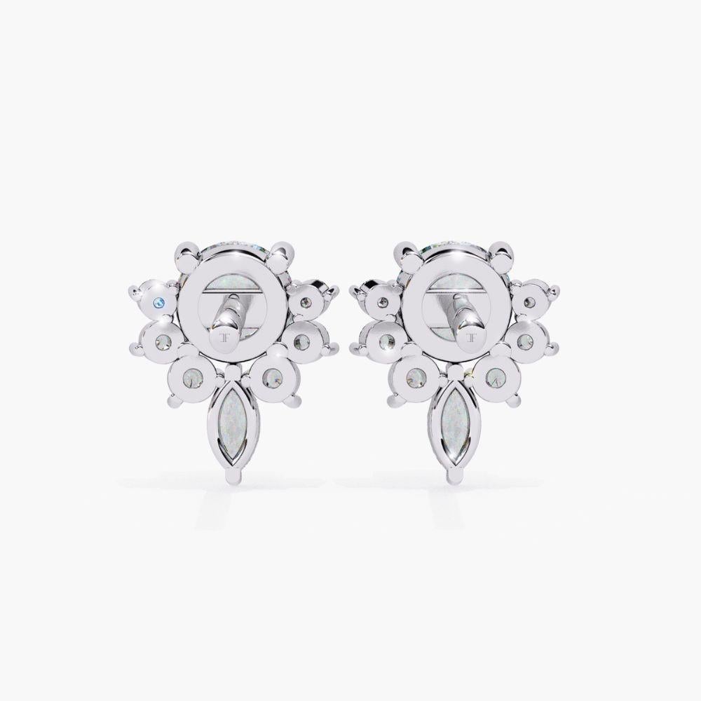 Contemporary 0.65 Ctw Diamond Snowflake Floral Stud Earrings 14K Gold For Sale