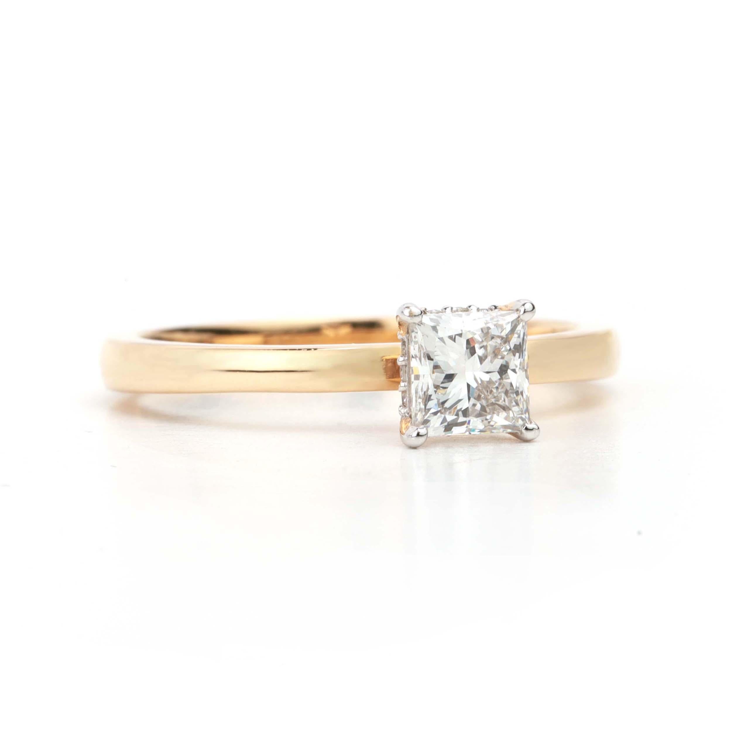Art déco GIA Report Certified 0.5 Carat G VS Princesse Diamant Solitaire Bague de fiançailles en vente