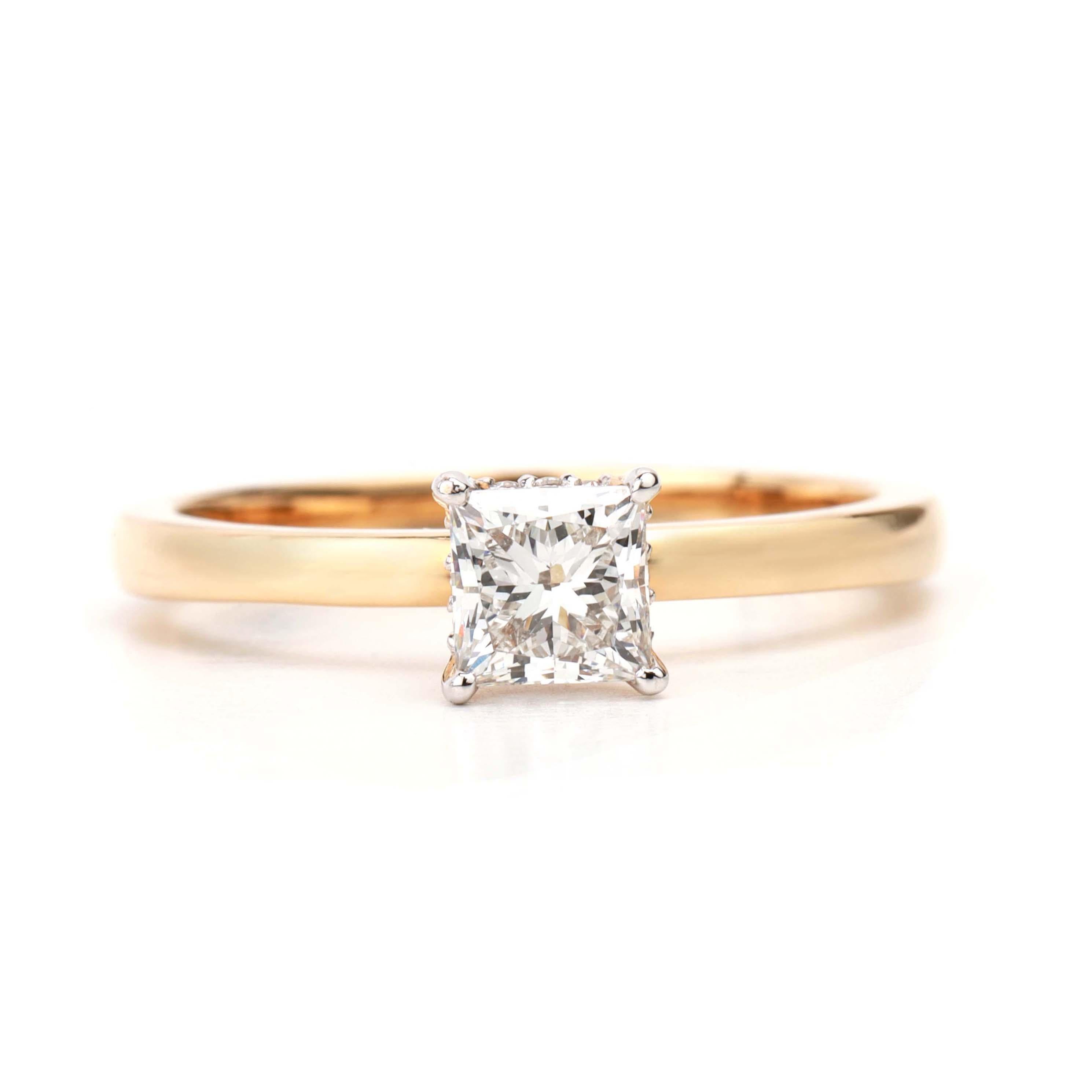 GIA Report Certified 0.5 Carat G VS Princess Diamond Solitaire Engagement Ring In New Condition For Sale In Jaipur, RJ