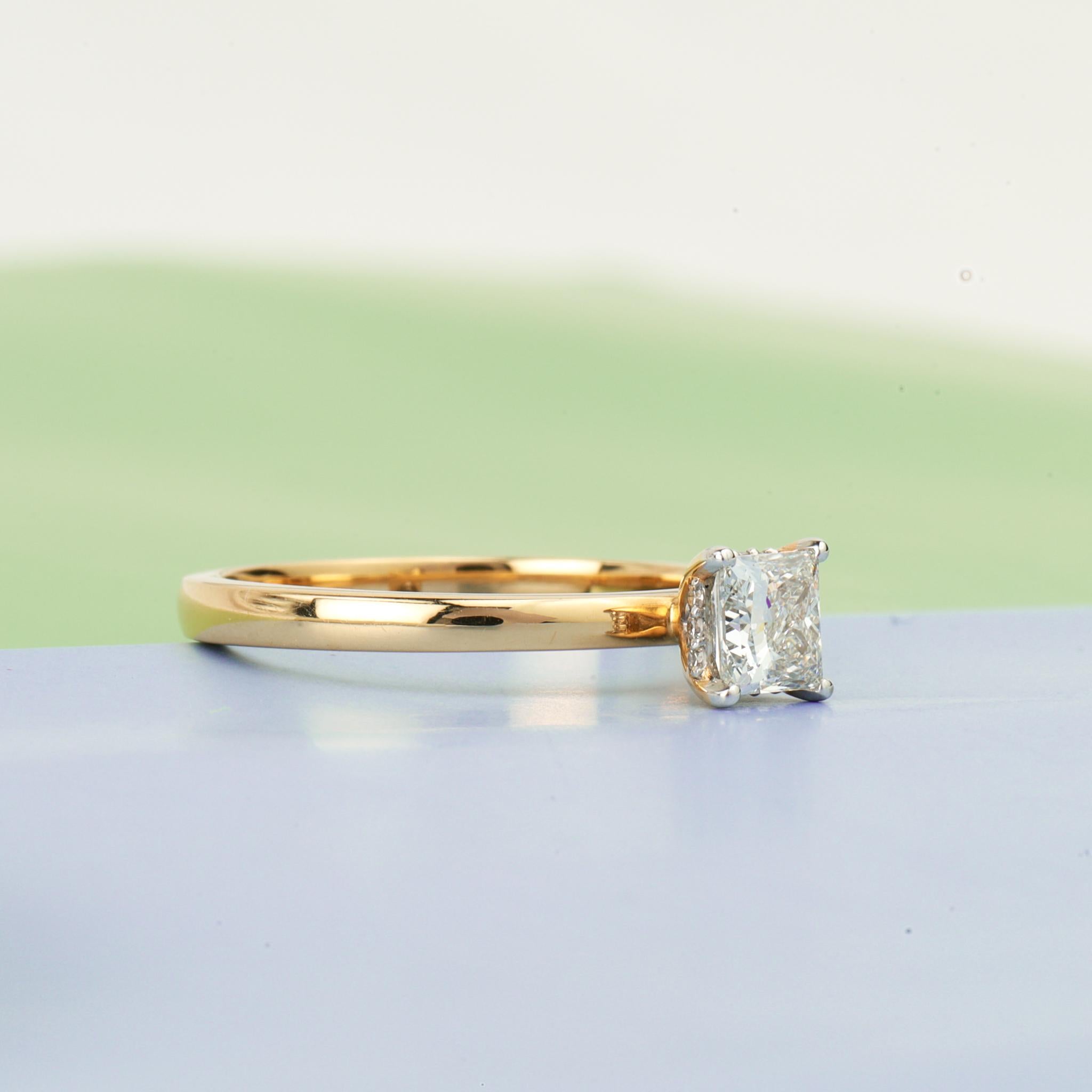 GIA Report Certified 0.5 Carat G VS Princesse Diamant Solitaire Bague de fiançailles en vente 1