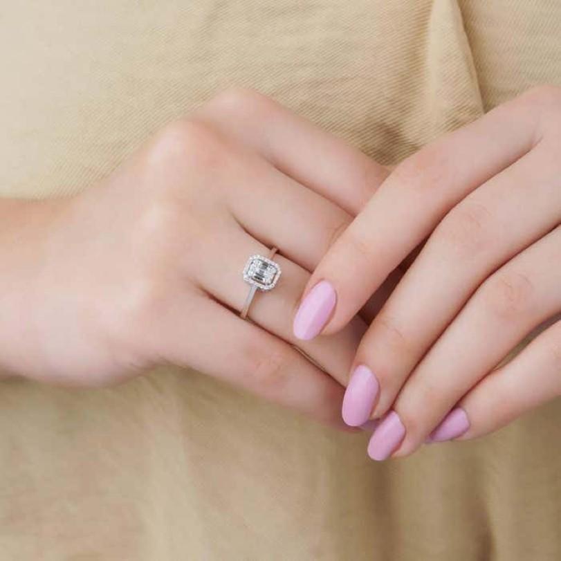 Modern 0.65ct Baguette Diamond Cluster Ring For Sale