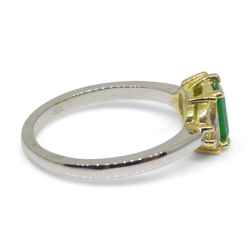 0.65ct Colombian Emerald & Sapphire Ring Set in 18k White and Yellow Gold For Sale 4