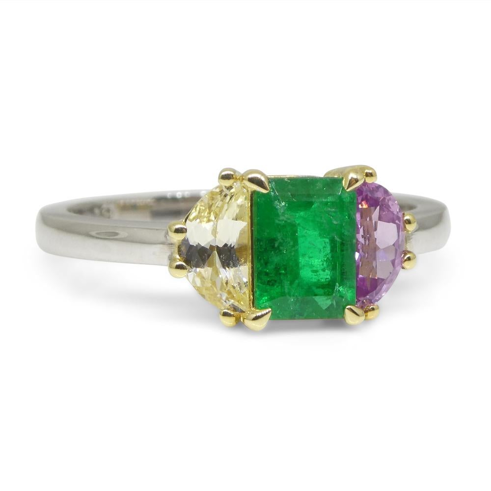0.65ct Colombian Emerald & Sapphire Ring Set in 18k White and Yellow Gold For Sale 2