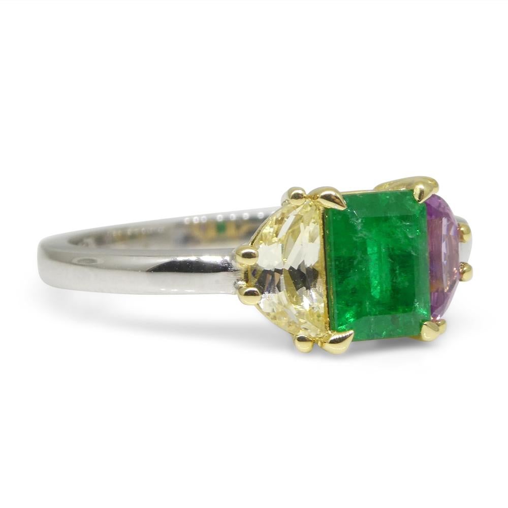 0.65ct Colombian Emerald & Sapphire Ring Set in 18k White and Yellow Gold For Sale 3