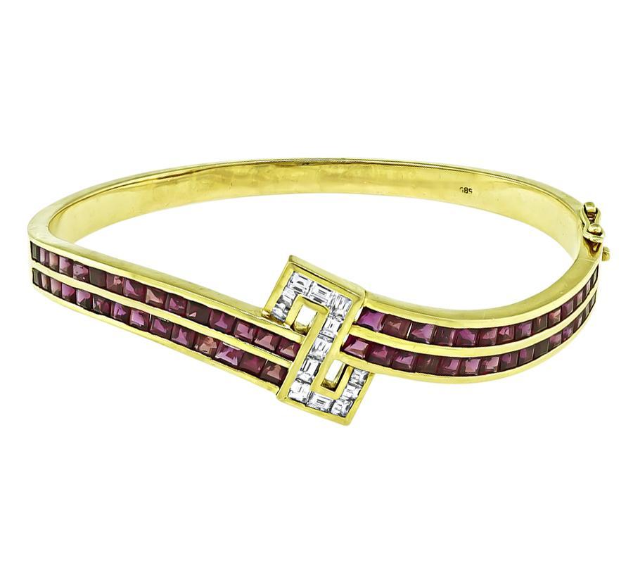 Taille baguette 0.65ct Diamond 3.50ct Ruby Gold Bangle en vente